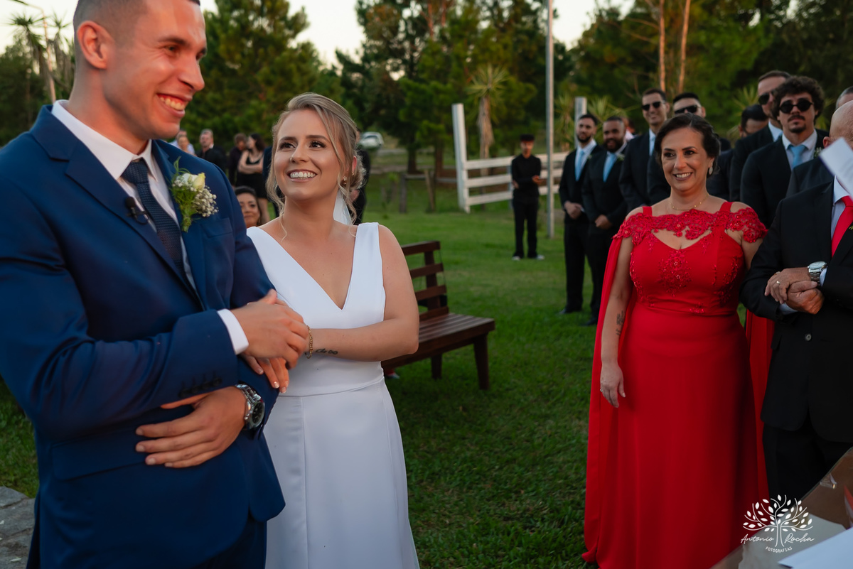 Mayara – Guilherme -Dia do Sim – Cerimônia - Chácara do Amanhecer – Família – Amigos –União – Padrinhos – Madrinhas – Daminhas -Buquê de marshmallow – Festa memorável – Antonio Rocha Fotografias - Pelotas