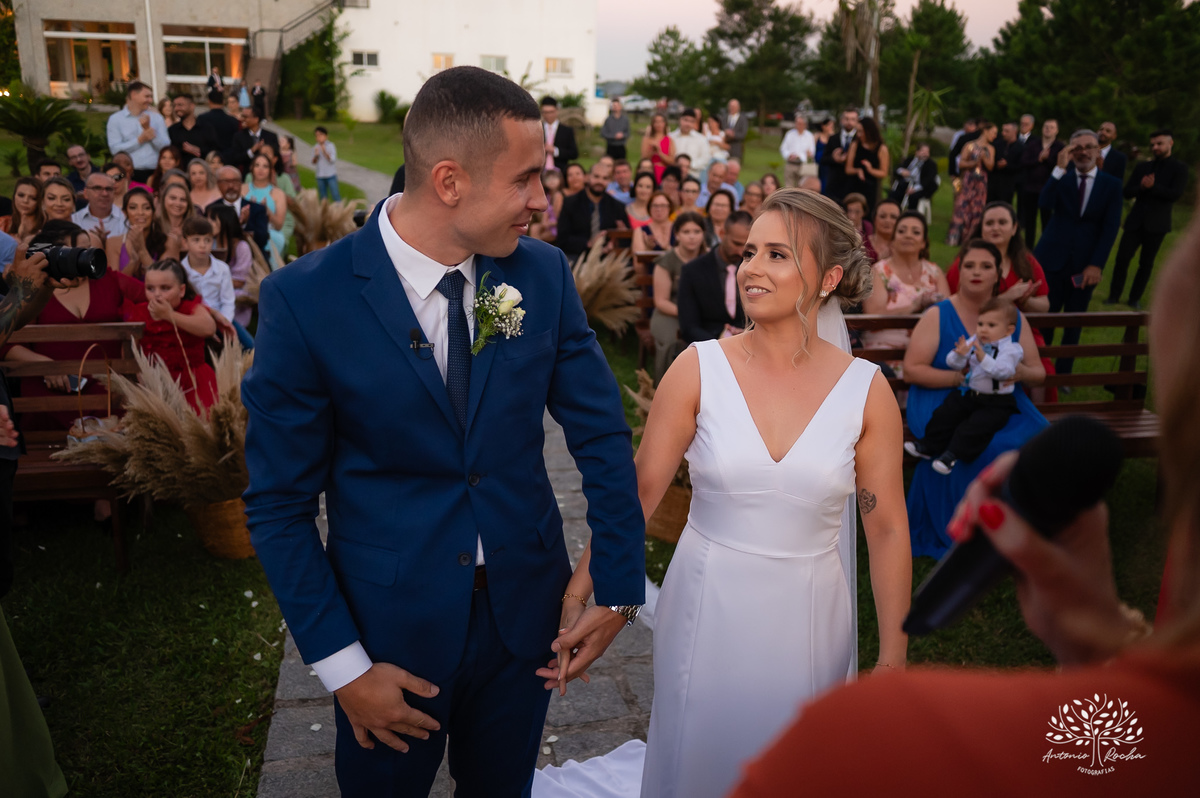 Mayara – Guilherme -Dia do Sim – Cerimônia - Chácara do Amanhecer – Família – Amigos –União – Padrinhos – Madrinhas – Daminhas -Buquê de marshmallow – Festa memorável – Antonio Rocha Fotografias - PelotasMayara – Guilherme -Dia do Sim – Cerimônia - Chácar