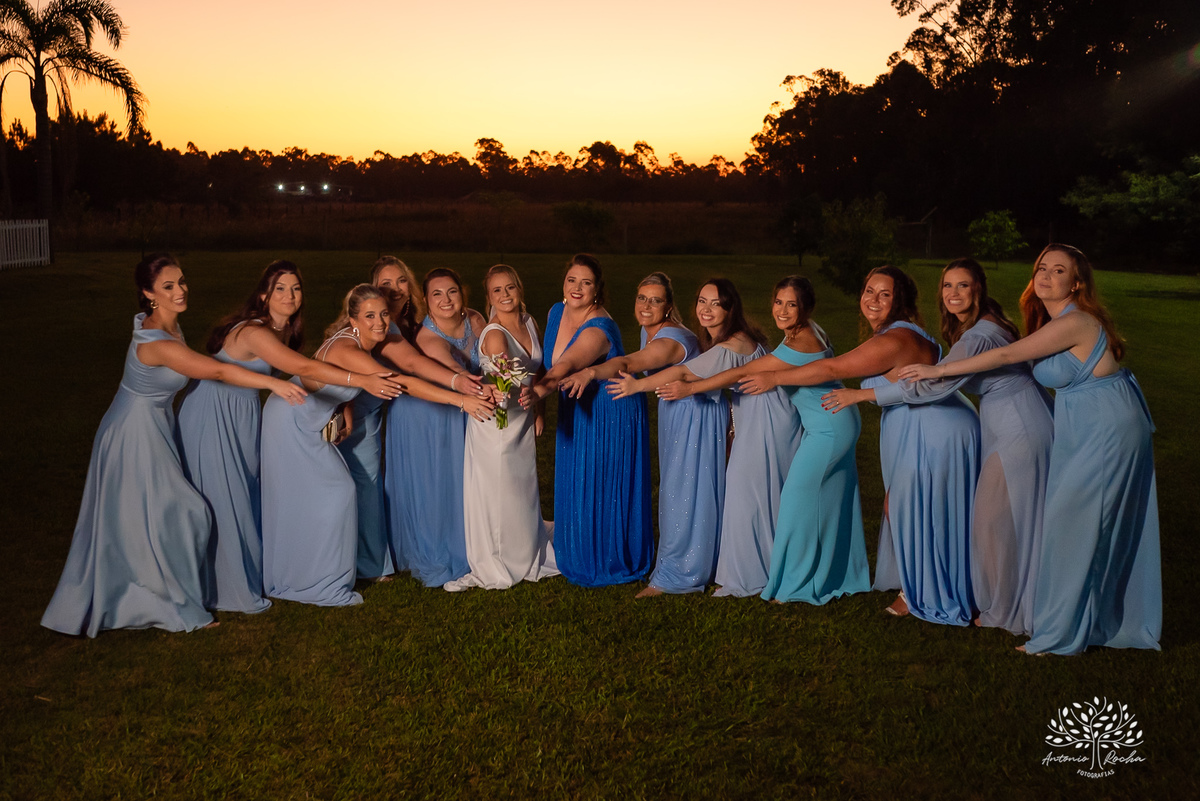 Mayara – Guilherme -Dia do Sim – Cerimônia - Chácara do Amanhecer – Família – Amigos –União – Padrinhos – Madrinhas – Daminhas -Buquê de marshmallow – Festa memorável – Antonio Rocha Fotografias - Pelotas