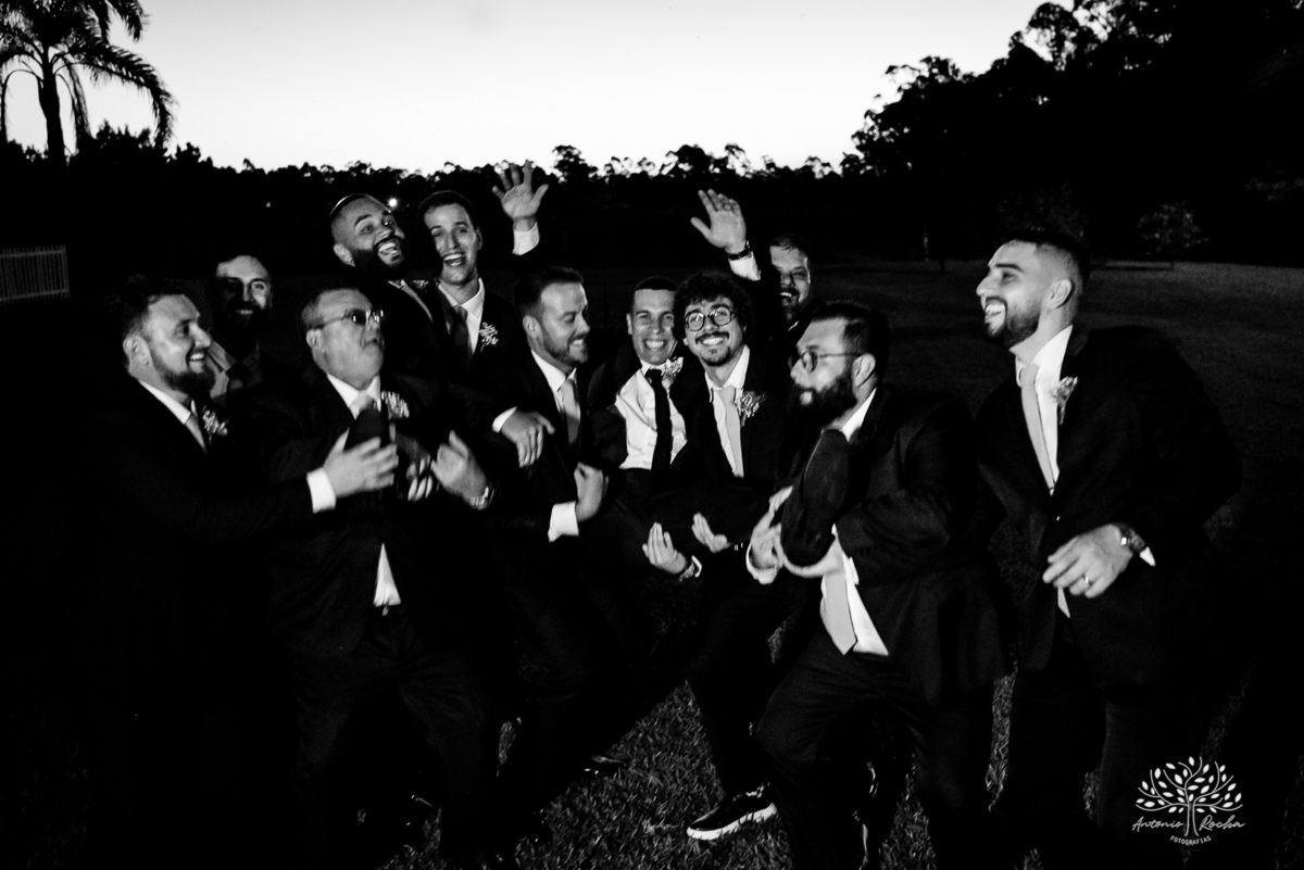 Mayara – Guilherme -Dia do Sim – Cerimônia - Chácara do Amanhecer – Família – Amigos –União – Padrinhos – Madrinhas – Daminhas -Buquê de marshmallow – Festa memorável – Antonio Rocha Fotografias - Pelotas