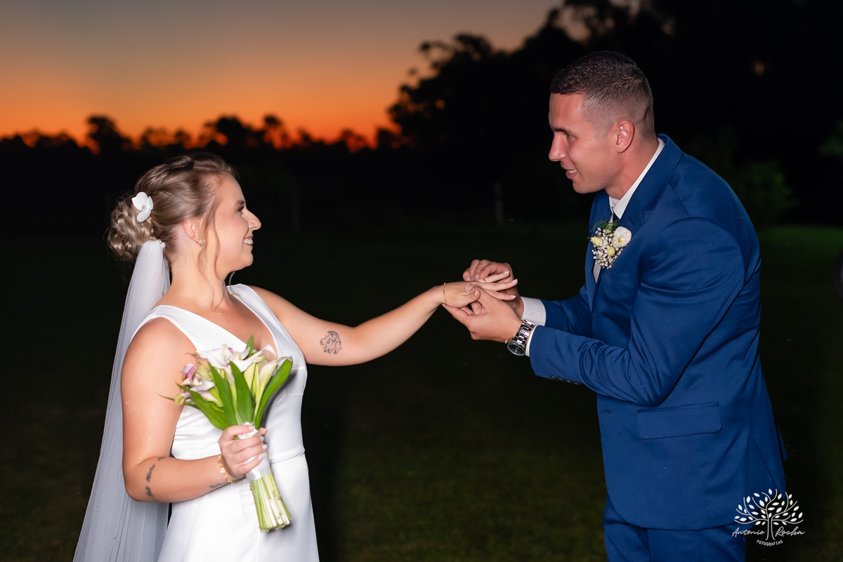 Mayara – Guilherme -Dia do Sim – Cerimônia - Chácara do Amanhecer – Família – Amigos –União – Padrinhos – Madrinhas – Daminhas -Buquê de marshmallow – Festa memorável – Antonio Rocha Fotografias - PelotasMayara – Guilherme -Dia do Sim – Cerimônia - Chácar