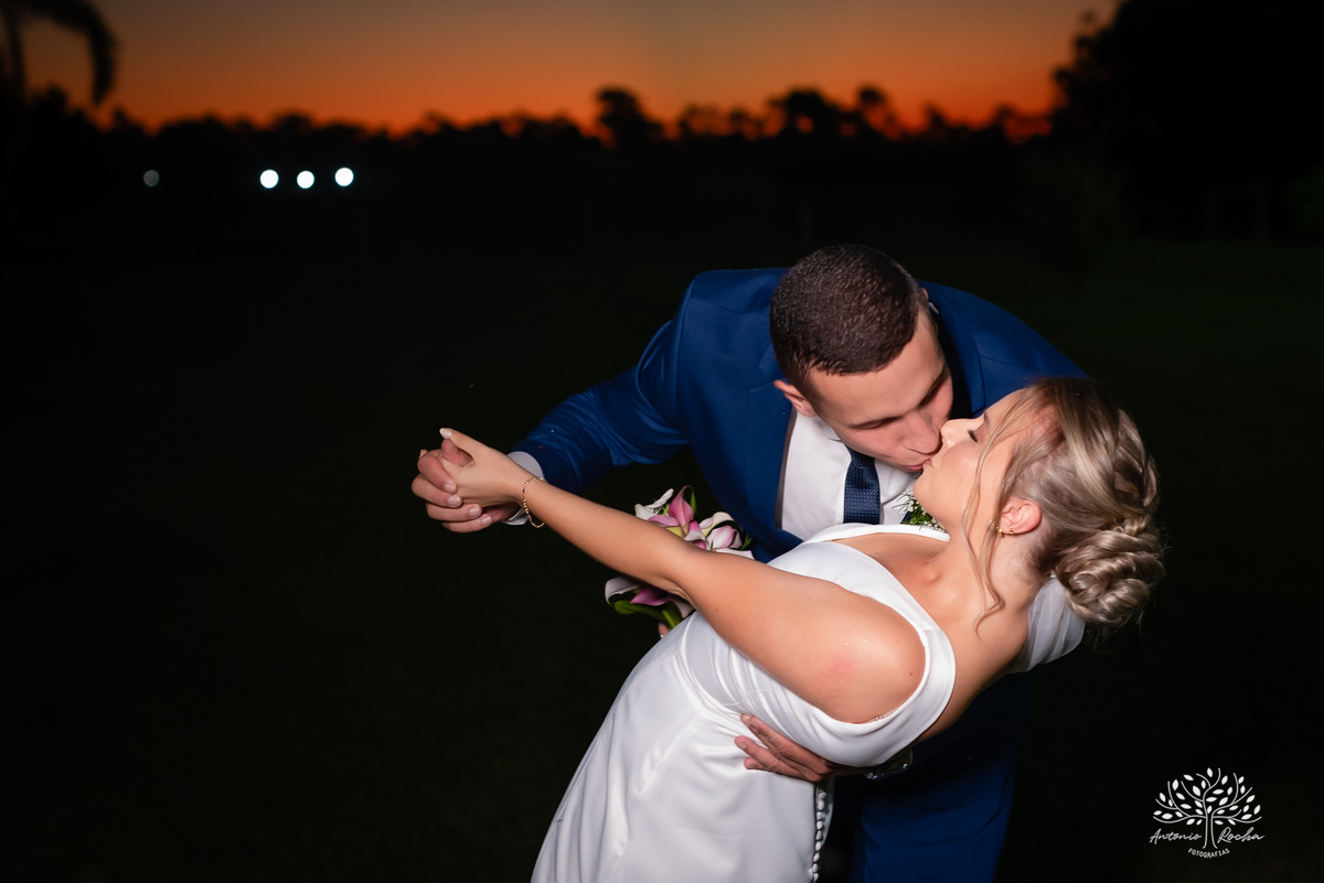 Mayara – Guilherme -Dia do Sim – Cerimônia - Chácara do Amanhecer – Família – Amigos –União – Padrinhos – Madrinhas – Daminhas -Buquê de marshmallow – Festa memorável – Antonio Rocha Fotografias - Pelotas