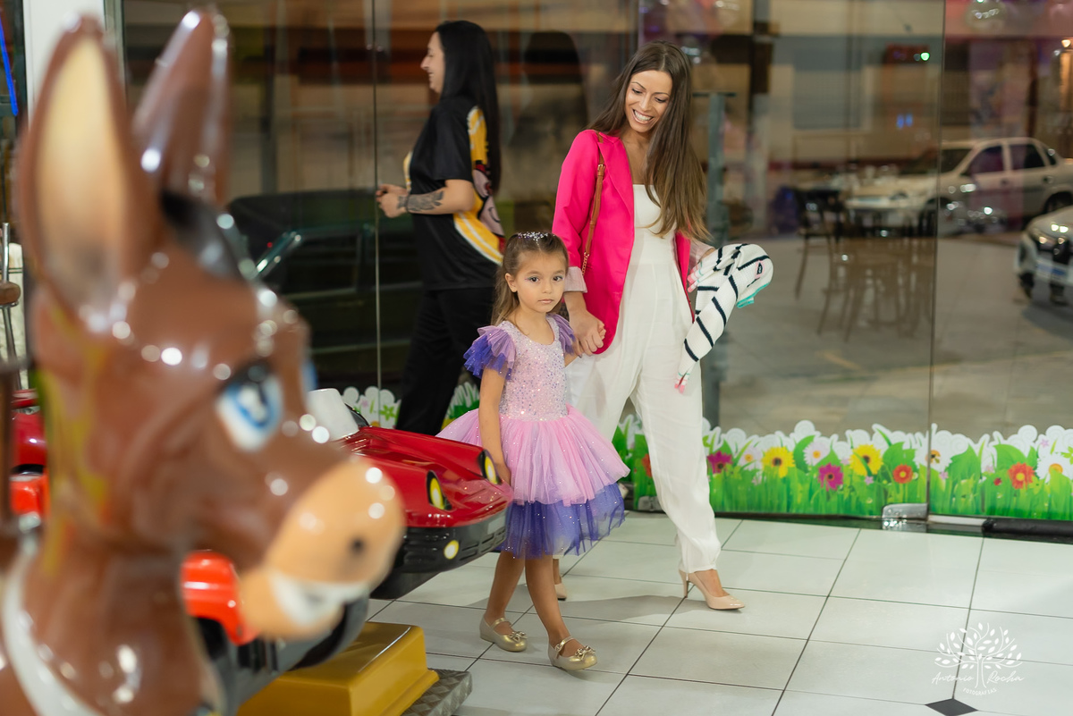 Martina-festa-6 anos-Pop Star-Barbie-Guitarras-Microfones-Animação-Banda-Show-Bolo-Criançaas-Diveersão-Tio Guigui-Família-Fotografia-Pelotas-Antonio Rocha Fotografias - Fotógrafo Barbudo