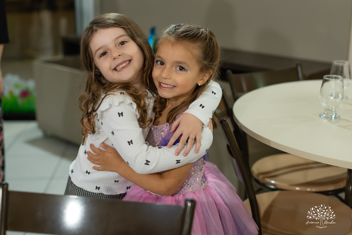 Martina-festa-6 anos-Pop Star-Barbie-Guitarras-Microfones-Animação-Banda-Show-Bolo-Criançaas-Diveersão-Tio Guigui-Família-Fotografia-Pelotas-Antonio Rocha Fotografias - Fotógrafo Barbudo