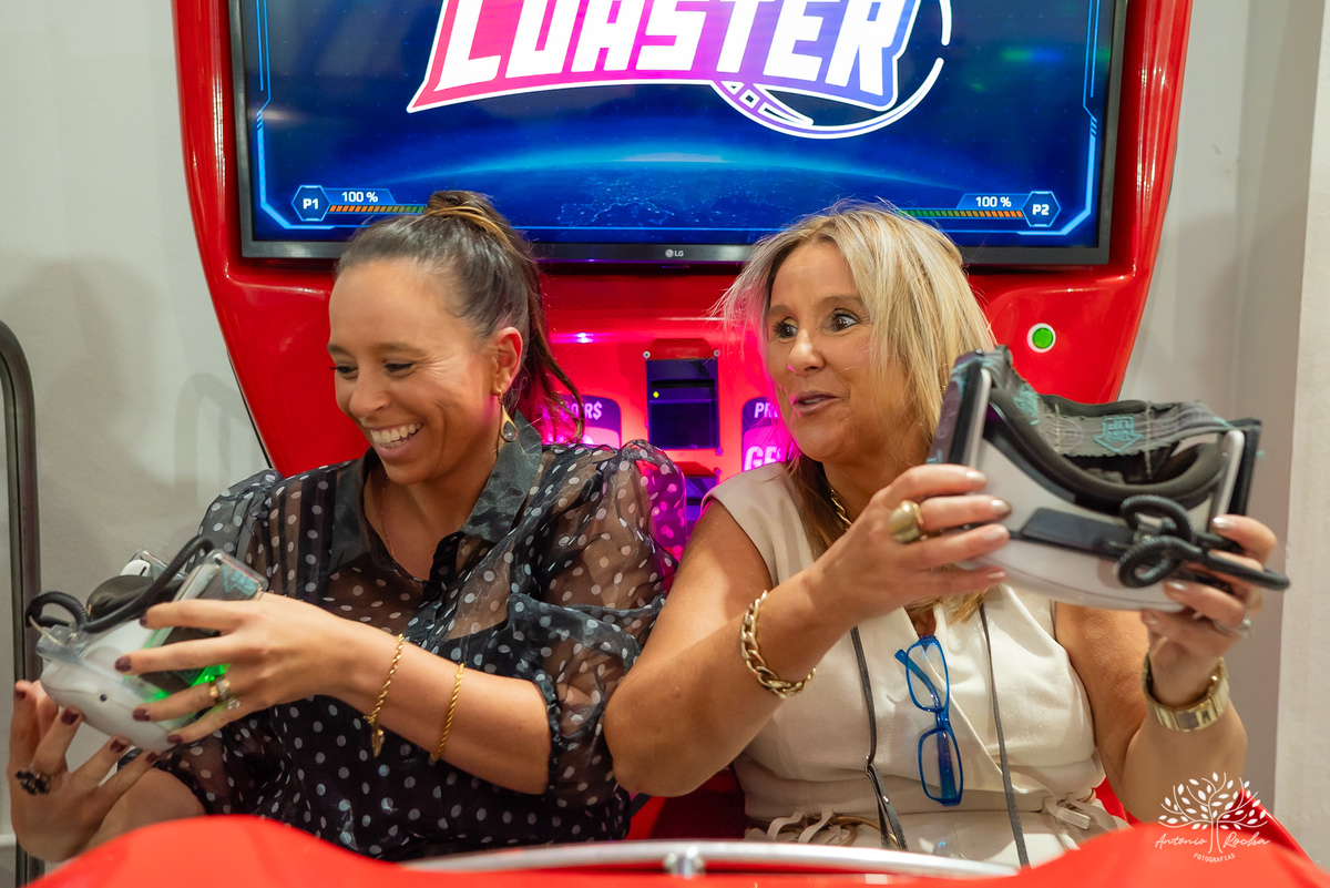 Martina-festa-6 anos-Pop Star-Barbie-Guitarras-Microfones-Animação-Banda-Show-Bolo-Criançaas-Diveersão-Tio Guigui-Família-Fotografia-Pelotas-Antonio Rocha Fotografias - Fotógrafo BarbudoMartina-festa-6 anos-Pop Star-Barbie-Guitarras-Microfones-Animação-Ba