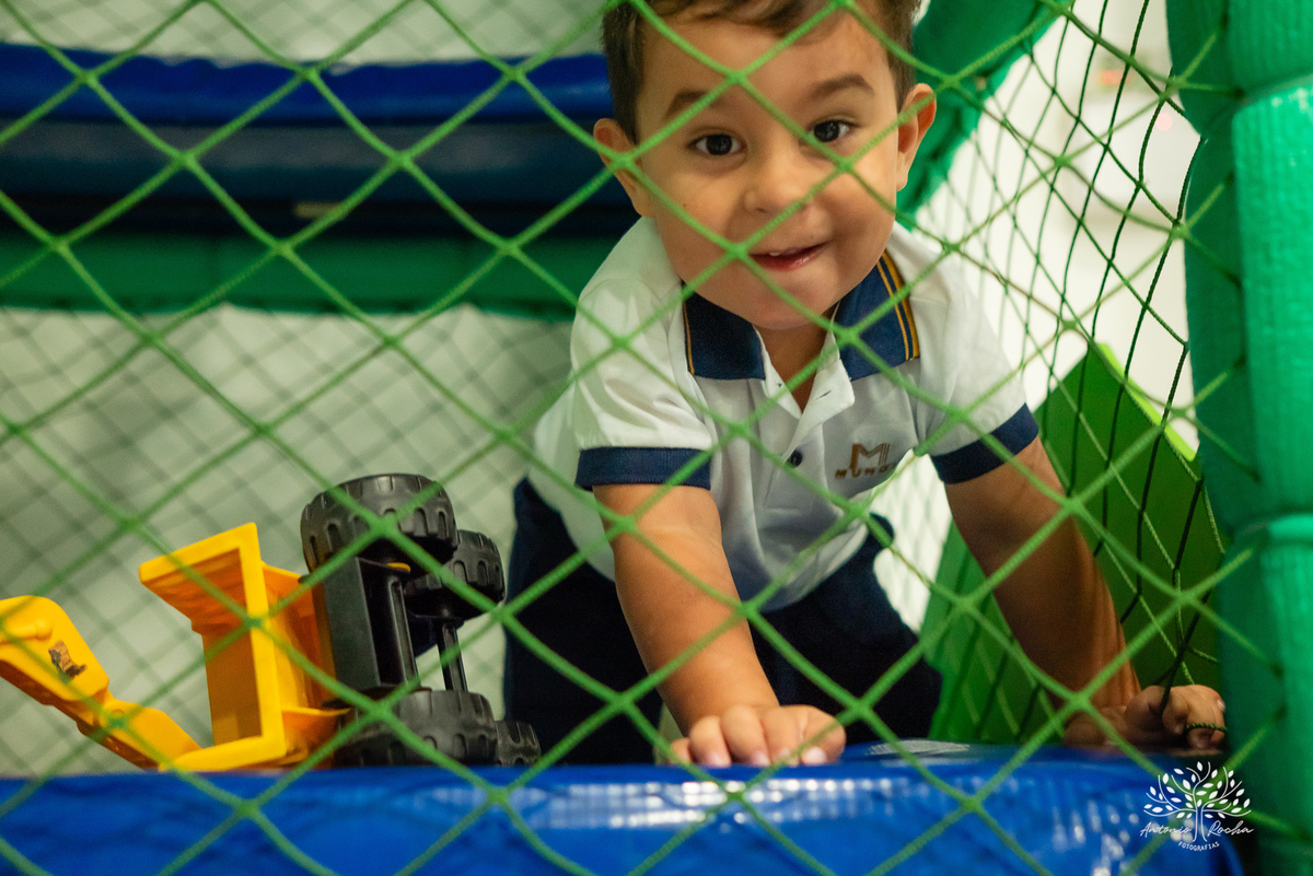 1.	Festa de 5 anos-Caio-Braço engessado-Brincar-Diversão-Fotos na mesa do bolo-Brinquedos-Cliques descontraídos-Parabéns-Experiência-Cliff Kids-Família-Carinho-Confiança-Antonio Rocha Fotografias-Pelotas