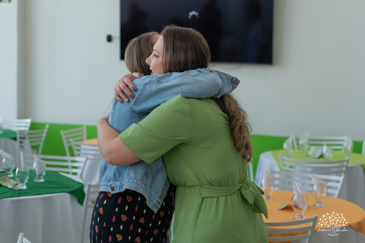 primeiro-aninho-Bernardo-menino-risonho-alegria-família-amigos-comemorar-carinhos-brincadeiras- festa-salão de festas-Loly Pop-temática-Safari-parabéns-papais-amiguinhos-mesa-bolo-velinha- confiança- cliques- Antonio Rocha Fotografias-Pelotas