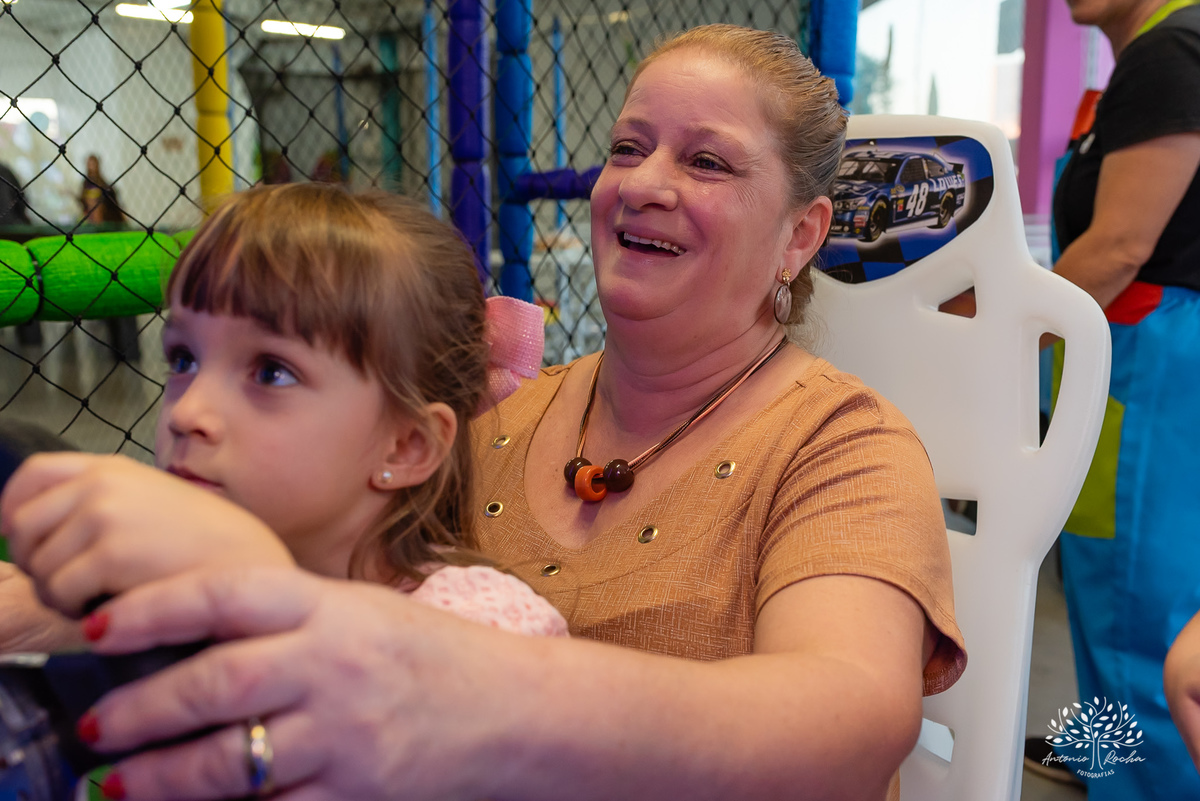 Isadora- aniversário- 4 anos- fotógrafo- Patrulha Canina- Sky- mesa do bolo- amiguinhos- brinquedos- família- amigos- escola- professores- surpresa- Candy club-crianças- parabéns- docinhos- alegria- cliques- magia – Pelotas – Antonio Rocha Fotografias