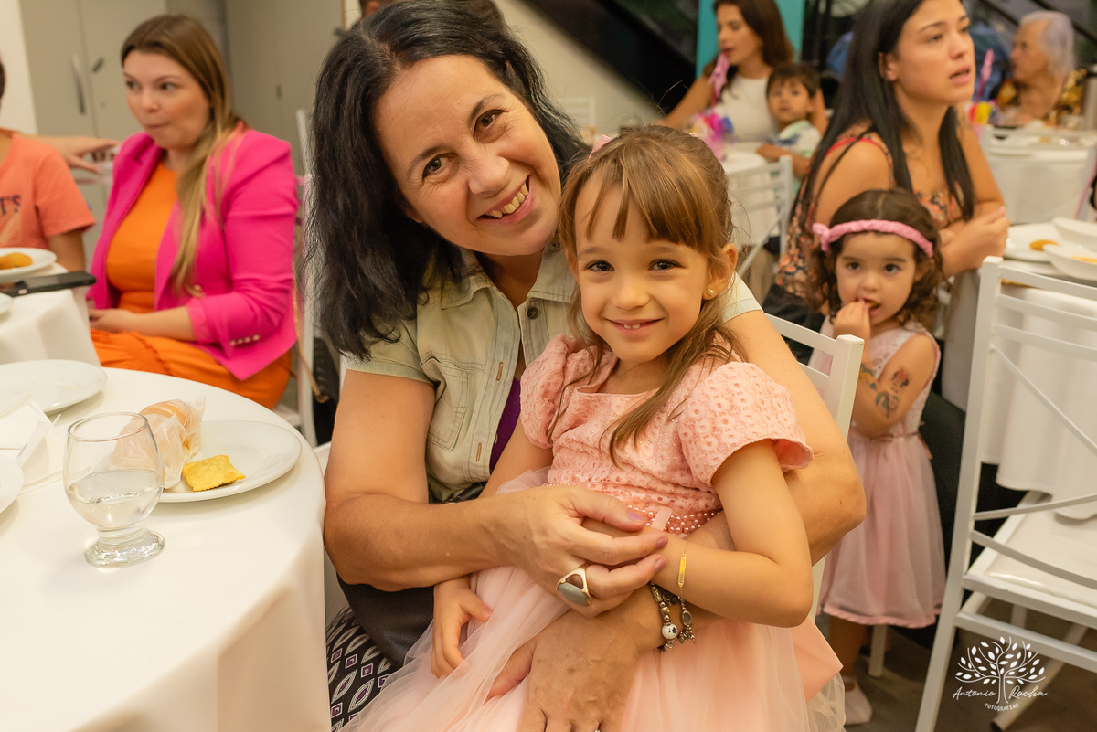 Isadora- aniversário- 4 anos- fotógrafo- Patrulha Canina- Sky- mesa do bolo- amiguinhos- brinquedos- família- amigos- escola- professores- surpresa- Candy club-crianças- parabéns- docinhos- alegria- cliques- magia – Pelotas – Antonio Rocha Fotografias
