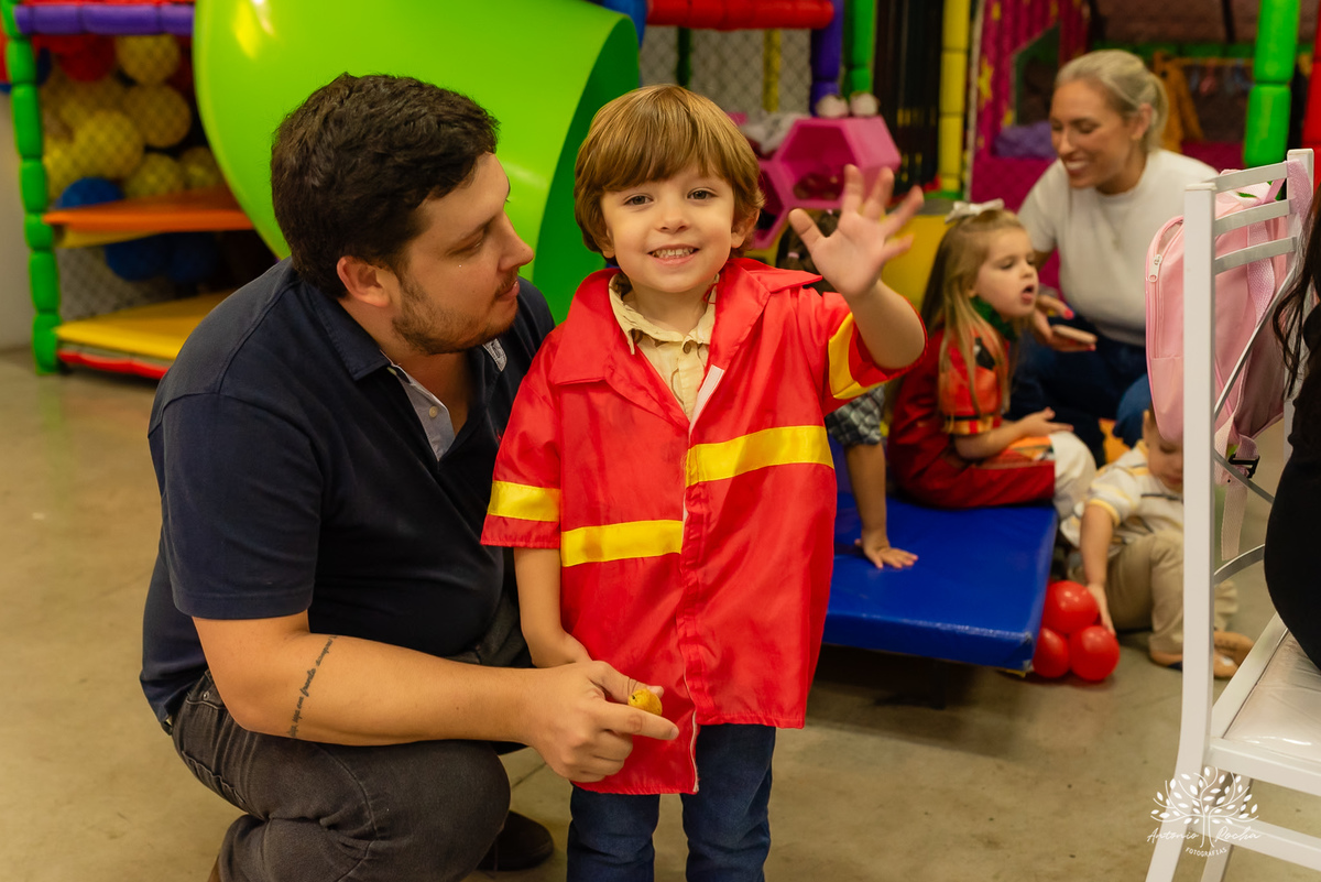 Isadora- aniversário- 4 anos- fotógrafo- Patrulha Canina- Sky- mesa do bolo- amiguinhos- brinquedos- família- amigos- escola- professores- surpresa- Candy club-crianças- parabéns- docinhos- alegria- cliques- magia – Pelotas – Antonio Rocha Fotografias