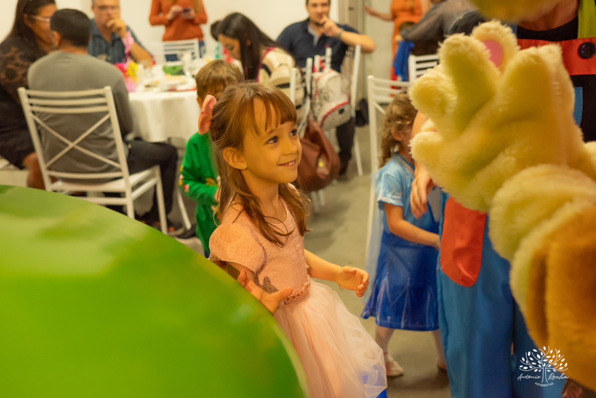 Isadora- aniversário- 4 anos- fotógrafo- Patrulha Canina- Sky- mesa do bolo- amiguinhos- brinquedos- família- amigos- escola- professores- surpresa- Candy club-crianças- parabéns- docinhos- alegria- cliques- magia – Pelotas – Antonio Rocha Fotografias