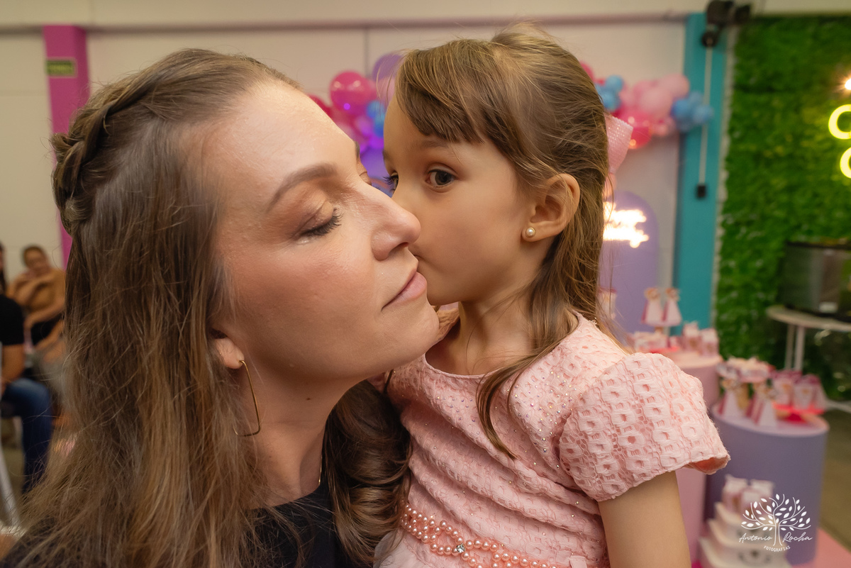 Isadora- aniversário- 4 anos- fotógrafo- Patrulha Canina- Sky- mesa do bolo- amiguinhos- brinquedos- família- amigos- escola- professores- surpresa- Candy club-crianças- parabéns- docinhos- alegria- cliques- magia – Pelotas – Antonio Rocha Fotografias