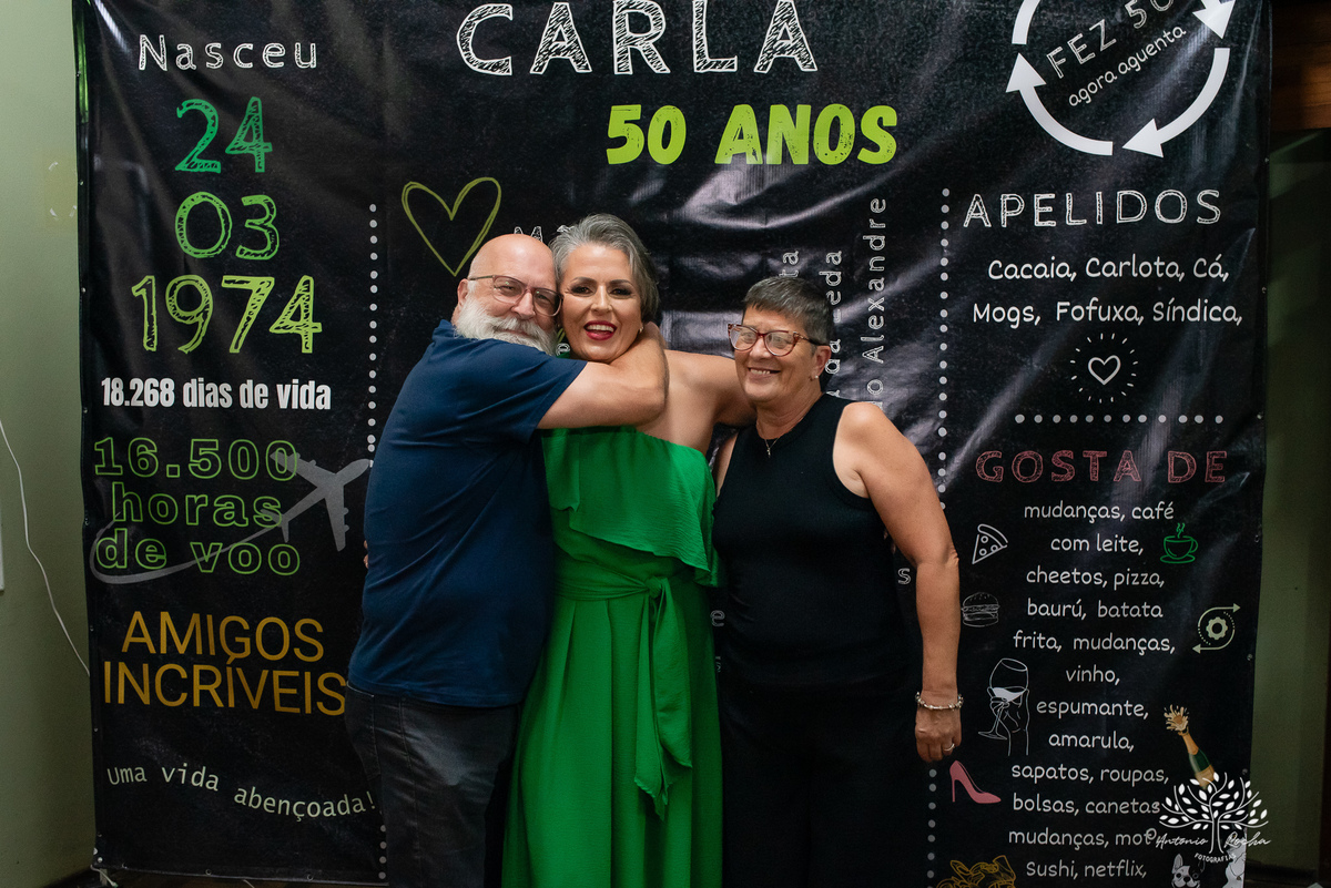festa- 50 anos- Carla- amigos- familiares- cliques- carinho- homenagens- surpresa- renovação de votos- anel- energia- vitalidade- divertida- empolgante- dança-noite especial-cliques - Antonio Rocha Fotografias-Pelotas-Centro Português