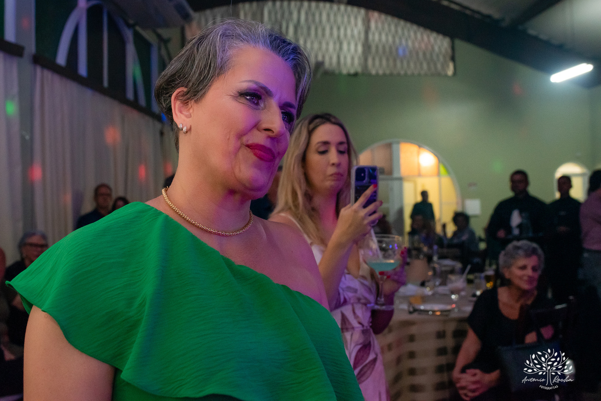 festa- 50 anos- Carla- amigos- familiares- cliques- carinho- homenagens- surpresa- renovação de votos- anel- energia- vitalidade- divertida- empolgante- dança-noite especial-cliques - Antonio Rocha Fotografias-Pelotas-Centro Português
