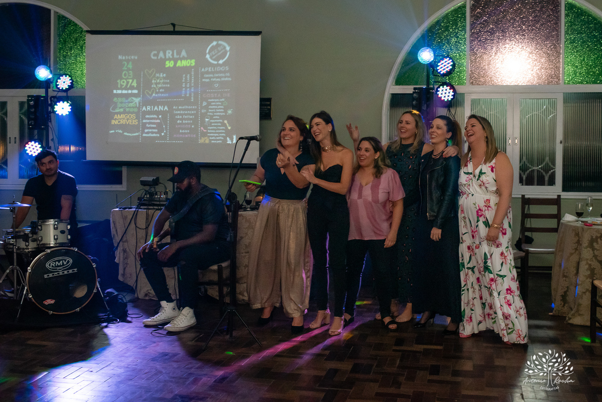 festa- 50 anos- Carla- amigos- familiares- cliques- carinho- homenagens- surpresa- renovação de votos- anel- energia- vitalidade- divertida- empolgante- dança-noite especial-cliques - Antonio Rocha Fotografias-Pelotas-Centro Português