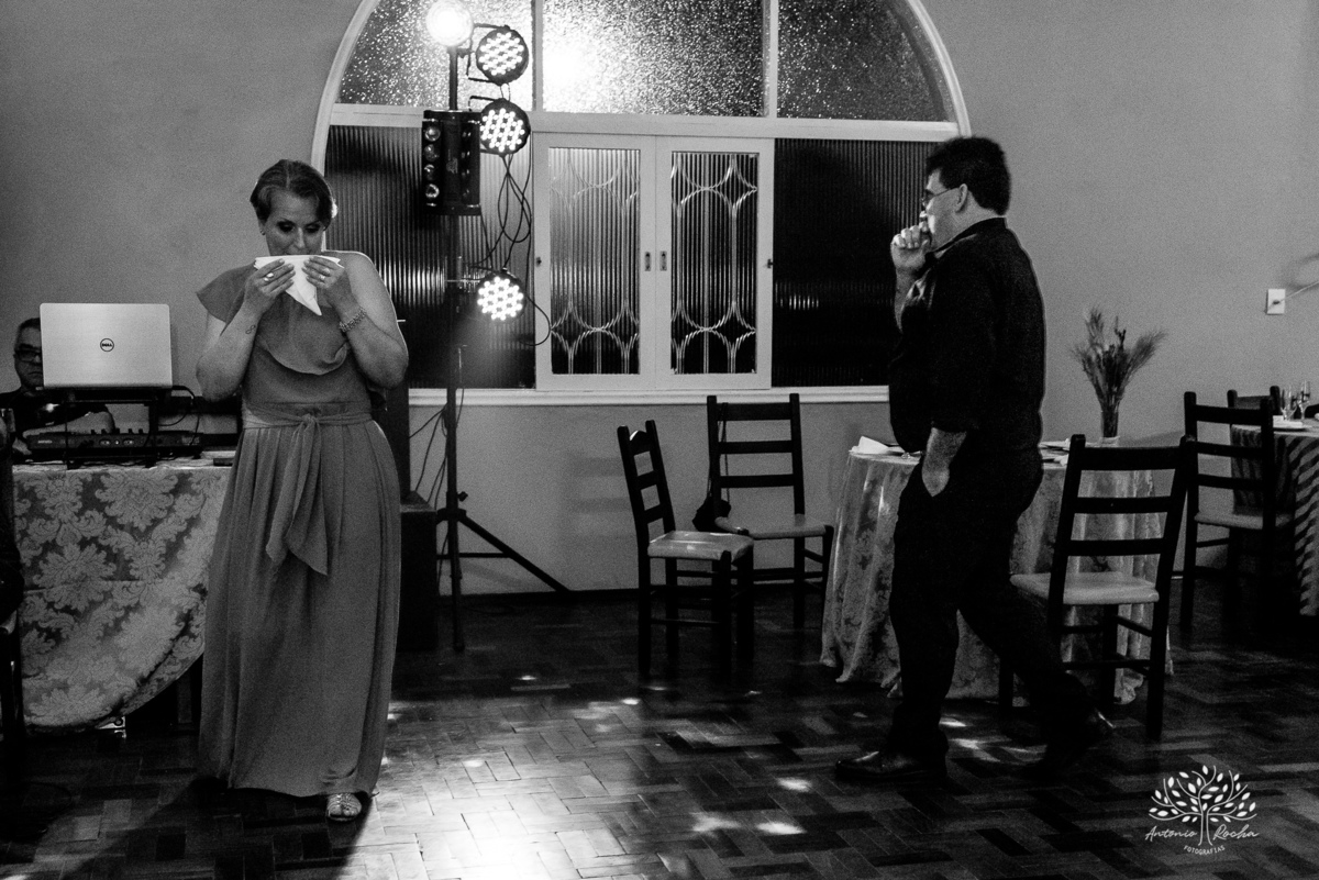 festa- 50 anos- Carla- amigos- familiares- cliques- carinho- homenagens- surpresa- renovação de votos- anel- energia- vitalidade- divertida- empolgante- dança-noite especial-cliques - Antonio Rocha Fotografias-Pelotas-Centro Português