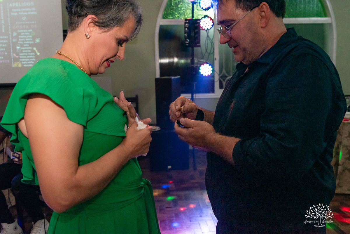 festa- 50 anos- Carla- amigos- familiares- cliques- carinho- homenagens- surpresa- renovação de votos- anel- energia- vitalidade- divertida- empolgante- dança-noite especial-cliques - Antonio Rocha Fotografias-Pelotas-Centro Português
