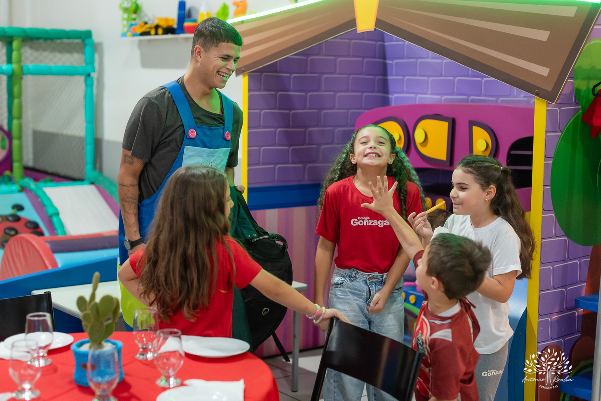 aniversário - Henrique - festa - preparada - carinho - detalhes - mãe - decoração - Brawl Stars - mesa - parabéns - diversão - Tio Tatá - brincadeiras - família - momentos especiais - confiança - cliques-Antonio Rocha Fotografias-Pelotas-Cliff Kids