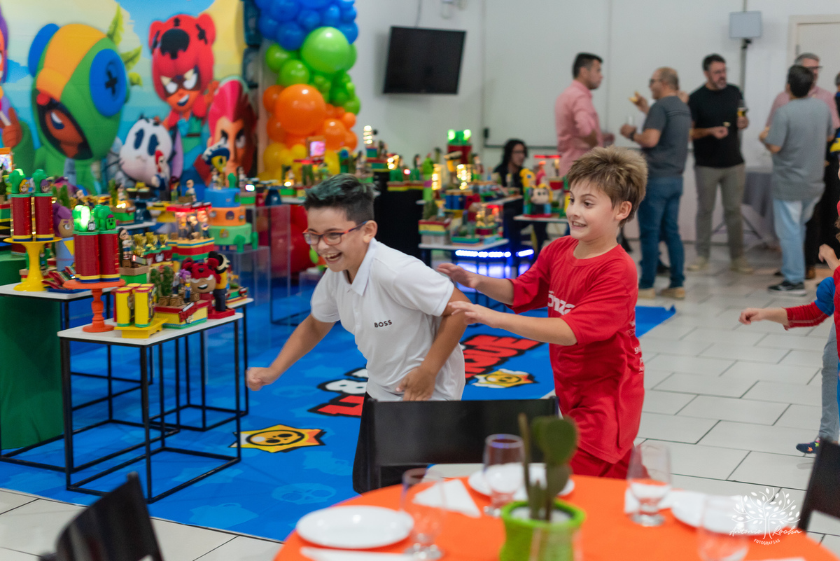 aniversário - Henrique - festa - preparada - carinho - detalhes - mãe - decoração - Brawl Stars - mesa - parabéns - diversão - Tio Tatá - brincadeiras - família - momentos especiais - confiança - cliques-Antonio Rocha Fotografias-Pelotas-Cliff Kids