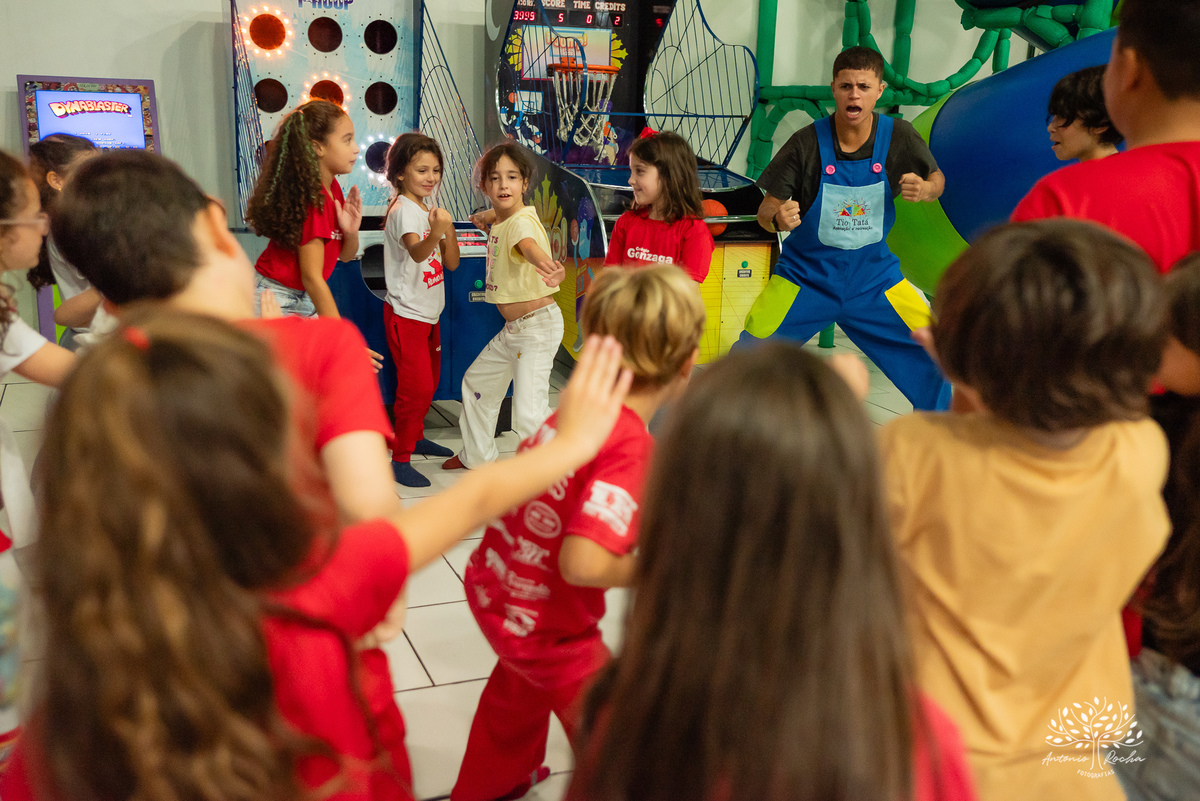 aniversário - Henrique - festa - preparada - carinho - detalhes - mãe - decoração - Brawl Stars - mesa - parabéns - diversão - Tio Tatá - brincadeiras - família - momentos especiais - confiança - cliques-Antonio Rocha Fotografias-Pelotas-Cliff Kids