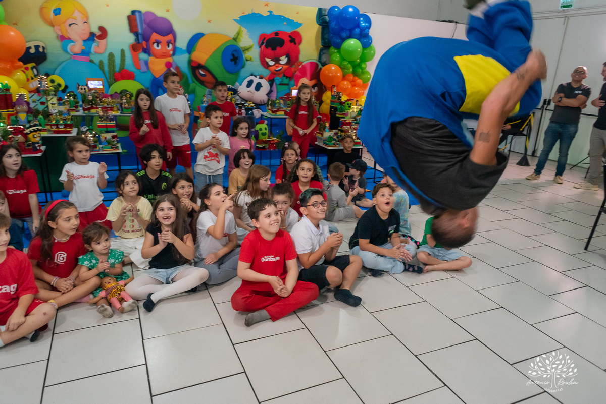 aniversário - Henrique - festa - preparada - carinho - detalhes - mãe - decoração - Brawl Stars - mesa - parabéns - diversão - Tio Tatá - brincadeiras - família - momentos especiais - confiança - cliques-Antonio Rocha Fotografias-Pelotas-Cliff Kids