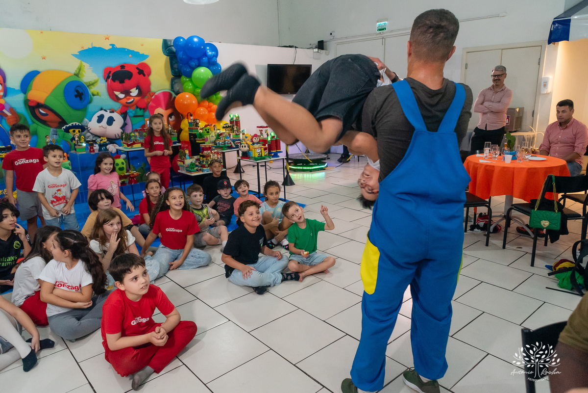aniversário - Henrique - festa - preparada - carinho - detalhes - mãe - decoração - Brawl Stars - mesa - parabéns - diversão - Tio Tatá - brincadeiras - família - momentos especiais - confiança - cliques-Antonio Rocha Fotografias-Pelotas-Cliff Kids