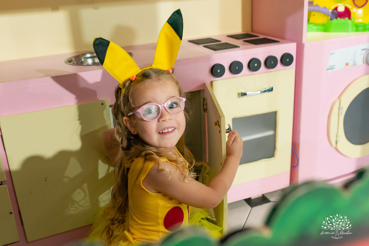 festa- 5 anos- Maia- Picachu- decoração- diversão- brinquedos- playground- tirolesa- amigos- surpresa- balas- guloseimas- Parabéns- apoio- carinho- crianças- pureza- autenticidade- família- cliques- alegria-Pelotas-Tio Guigui-Antonio Rocha Fotografias