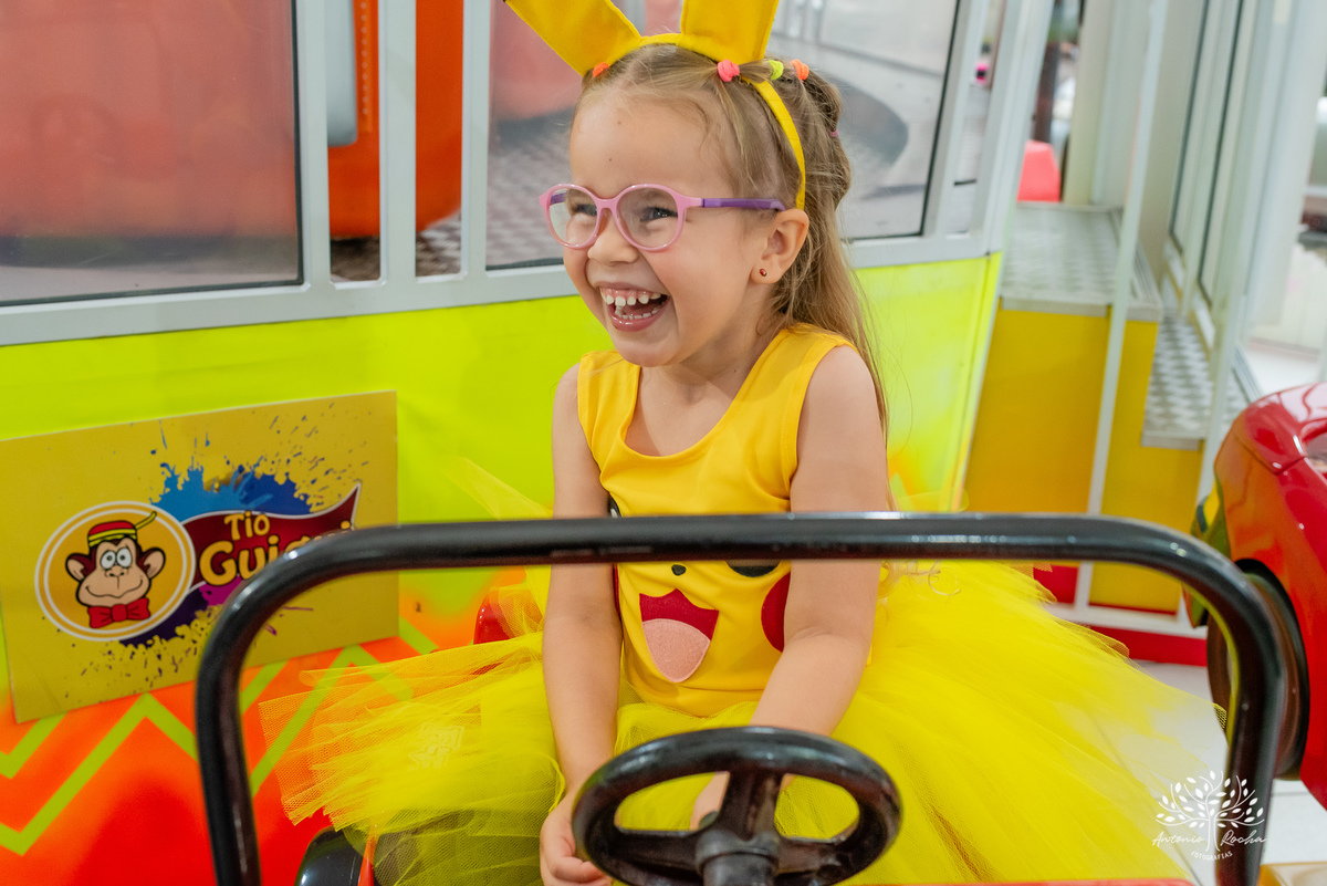 festa- 5 anos- Maia- Picachu- decoração- diversão- brinquedos- playground- tirolesa- amigos- surpresa- balas- guloseimas- Parabéns- apoio- carinho- crianças- pureza- autenticidade- família- cliques- alegria-Pelotas-Tio Guigui-Antonio Rocha Fotografias