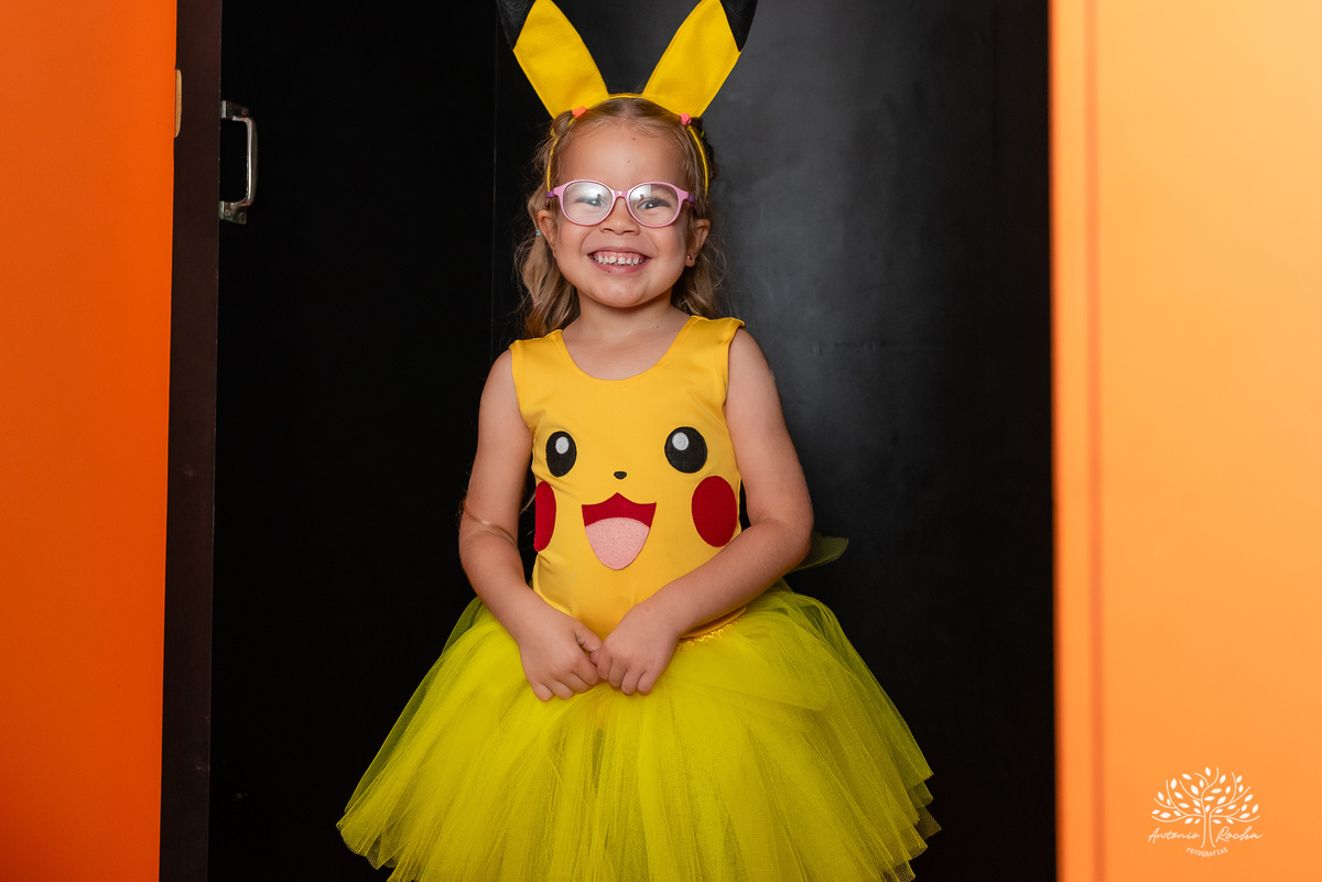 festa- 5 anos- Maia- Picachu- decoração- diversão- brinquedos- playground- tirolesa- amigos- surpresa- balas- guloseimas- Parabéns- apoio- carinho- crianças- pureza- autenticidade- família- cliques- alegria-Pelotas-Tio Guigui-Antonio Rocha Fotografias