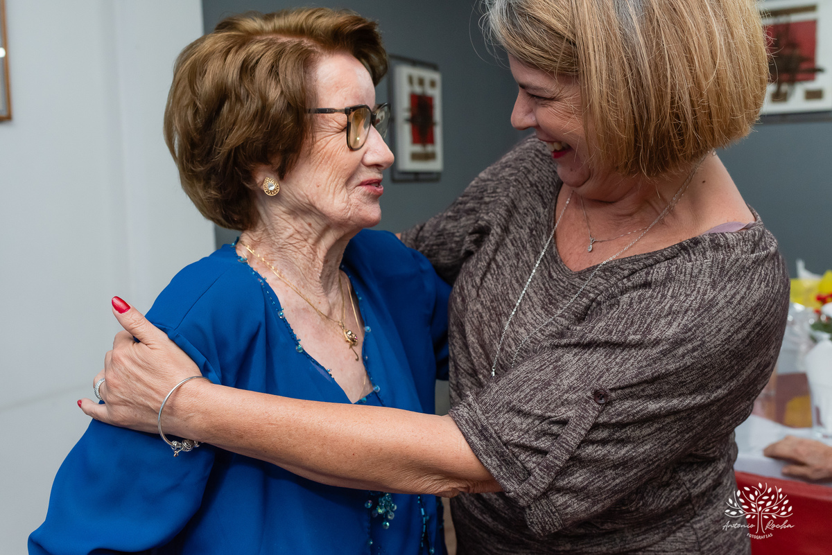 Julieta - Aniversário - 90 anos - Fotógrafa - Celebração - Amor - Família - Amigos - Memórias - Carinho - Chuva - Abraços - Momentos especiais - Gratidão - Confiança - Cliques -União - Antonio Rocha Fotografias-Pelotas-Restaurante-Pycadilhos