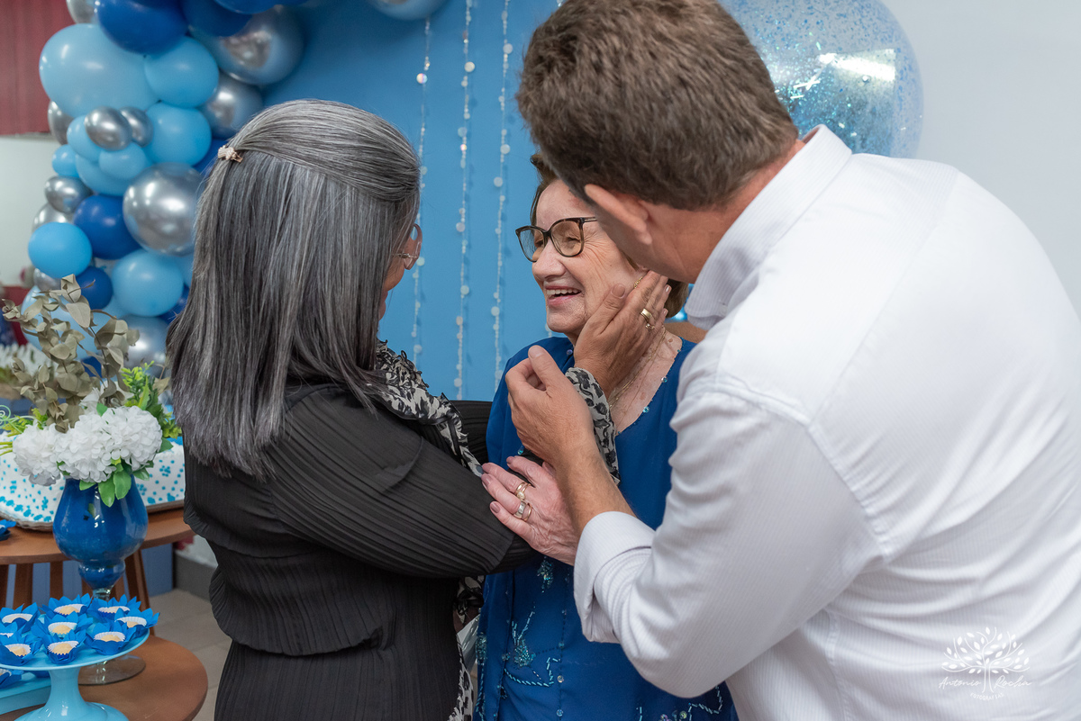 Julieta - Aniversário - 90 anos - Fotógrafa - Celebração - Amor - Família - Amigos - Memórias - Carinho - Chuva - Abraços - Momentos especiais - Gratidão - Confiança - Cliques -União - Antonio Rocha Fotografias-Pelotas-Restaurante-Pycadilhos