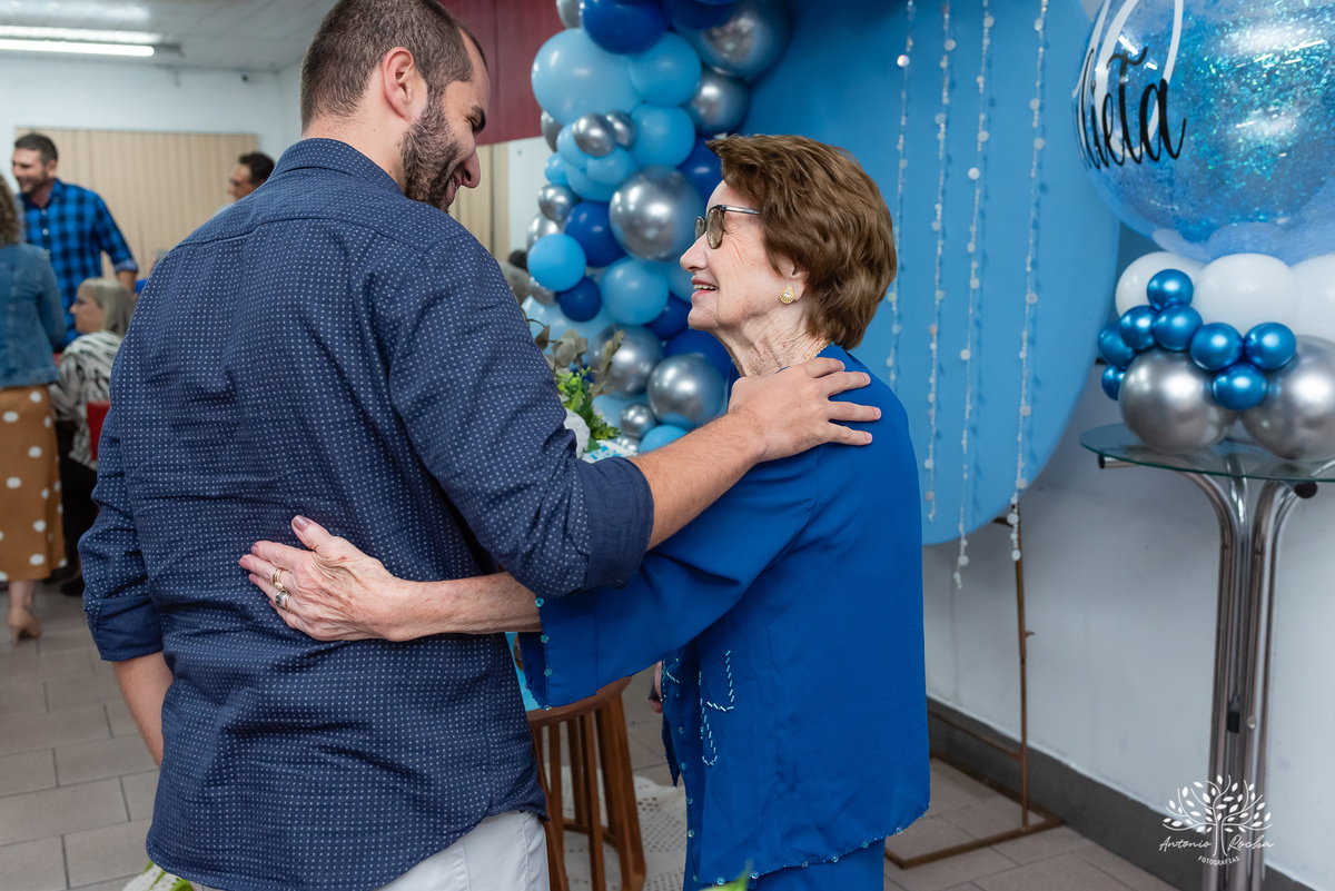 Julieta - Aniversário - 90 anos - Fotógrafa - Celebração - Amor - Família - Amigos - Memórias - Carinho - Chuva - Abraços - Momentos especiais - Gratidão - Confiança - Cliques -União - Antonio Rocha Fotografias-Pelotas-Restaurante-Pycadilhos