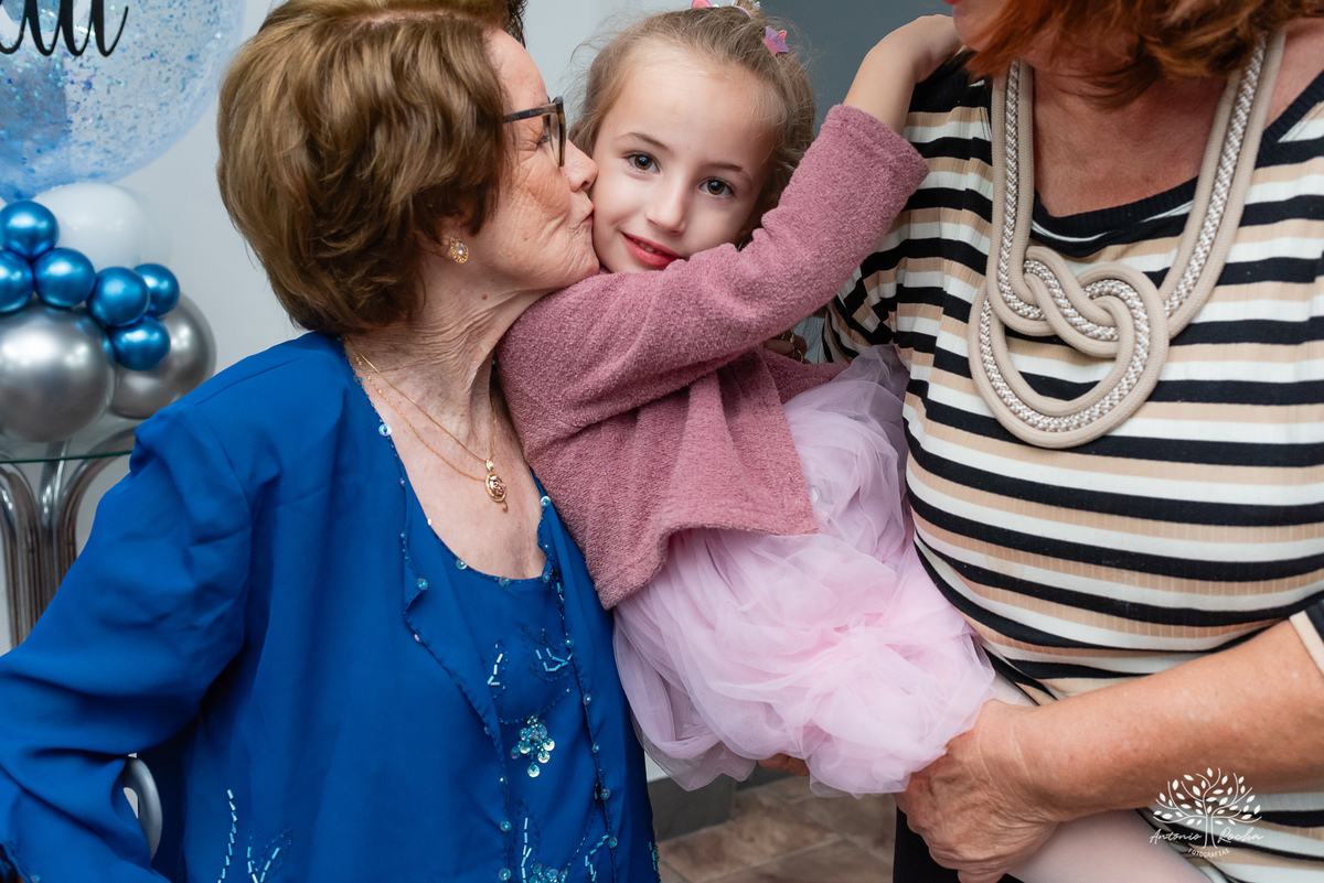 Julieta - Aniversário - 90 anos - Fotógrafa - Celebração - Amor - Família - Amigos - Memórias - Carinho - Chuva - Abraços - Momentos especiais - Gratidão - Confiança - Cliques -União - Antonio Rocha Fotografias-Pelotas-Restaurante-Pycadilhos