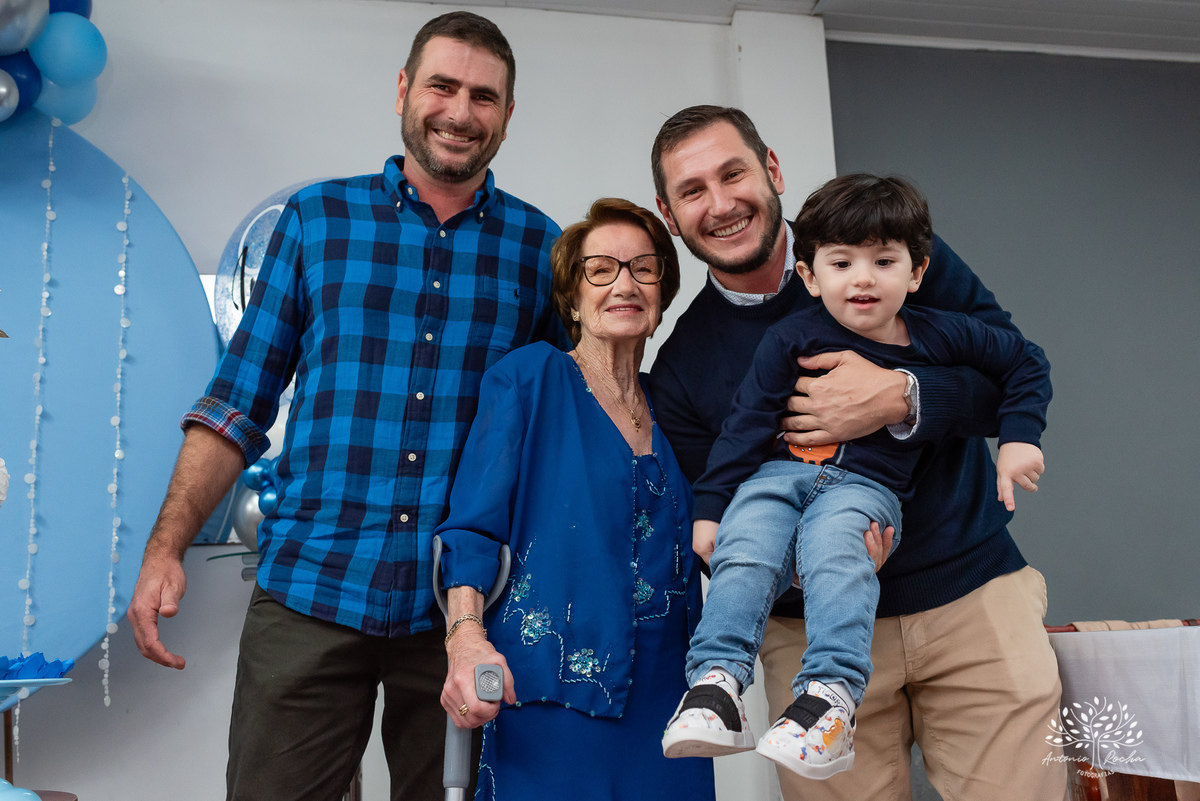 Julieta - Aniversário - 90 anos - Fotógrafa - Celebração - Amor - Família - Amigos - Memórias - Carinho - Chuva - Abraços - Momentos especiais - Gratidão - Confiança - Cliques -União - Antonio Rocha Fotografias-Pelotas-Restaurante-Pycadilhos