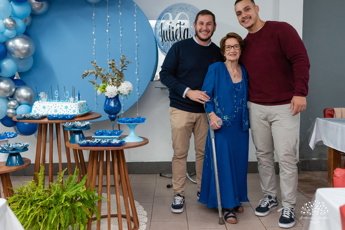 Julieta - Aniversário - 90 anos - Fotógrafa - Celebração - Amor - Família - Amigos - Memórias - Carinho - Chuva - Abraços - Momentos especiais - Gratidão - Confiança - Cliques -União - Antonio Rocha Fotografias-Pelotas-Restaurante-Pycadilhos
