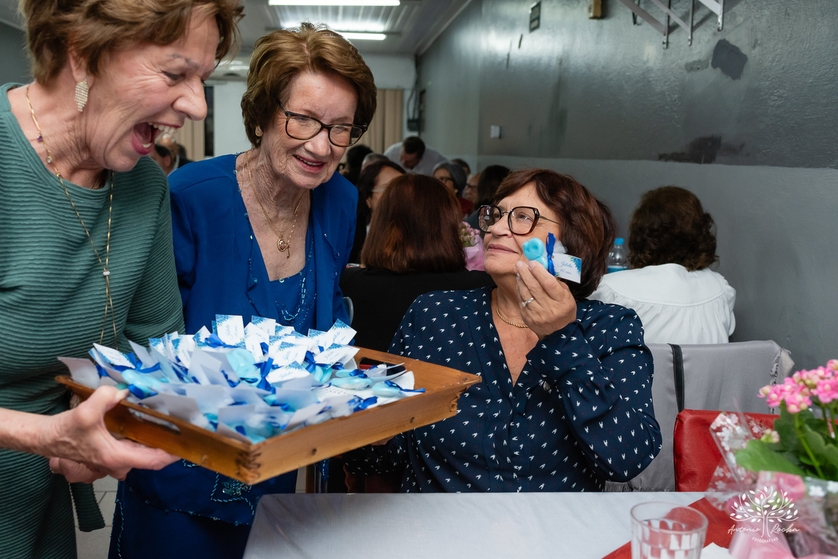 Julieta - Aniversário - 90 anos - Fotógrafa - Celebração - Amor - Família - Amigos - Memórias - Carinho - Chuva - Abraços - Momentos especiais - Gratidão - Confiança - Cliques -União - Antonio Rocha Fotografias-Pelotas-Restaurante-Pycadilhos