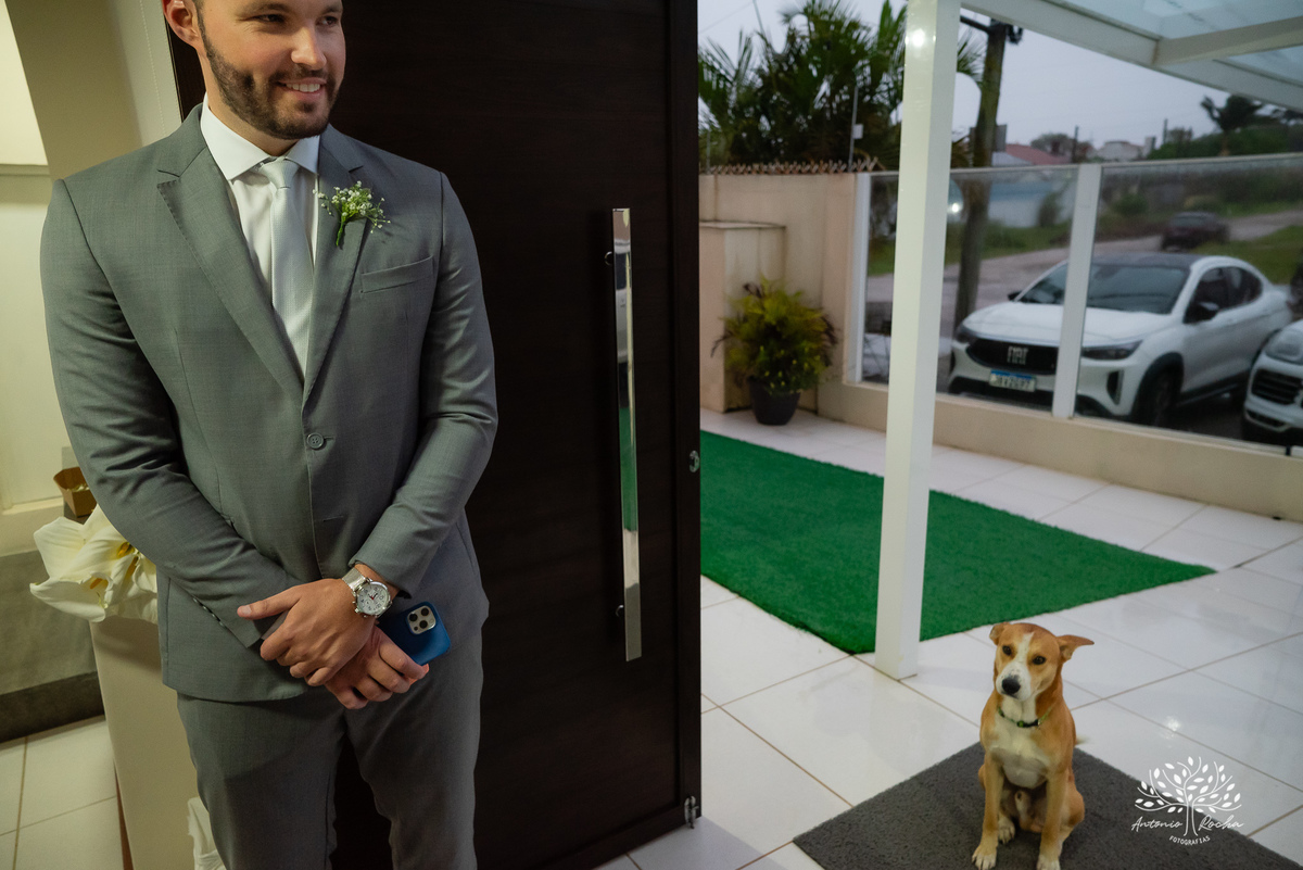 casamento - Camila e Lucas - cerimônia - igreja - avô da noiva - emocionante - chuva - ensaio fotográfico - amor - conexão - recepção - convidados - pista de dança - festa animada - família - amigos - alegria - Antonio Rocha Fotografias-Pelotas