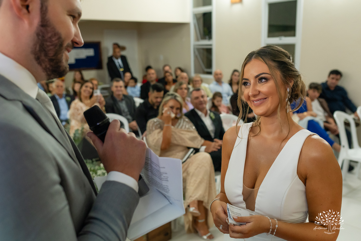 casamento - Camila e Lucas - cerimônia - igreja - avô da noiva - emocionante - chuva - ensaio fotográfico - amor - conexão - recepção - convidados - pista de dança - festa animada - família - amigos - alegria - Antonio Rocha Fotografias-Pelotas