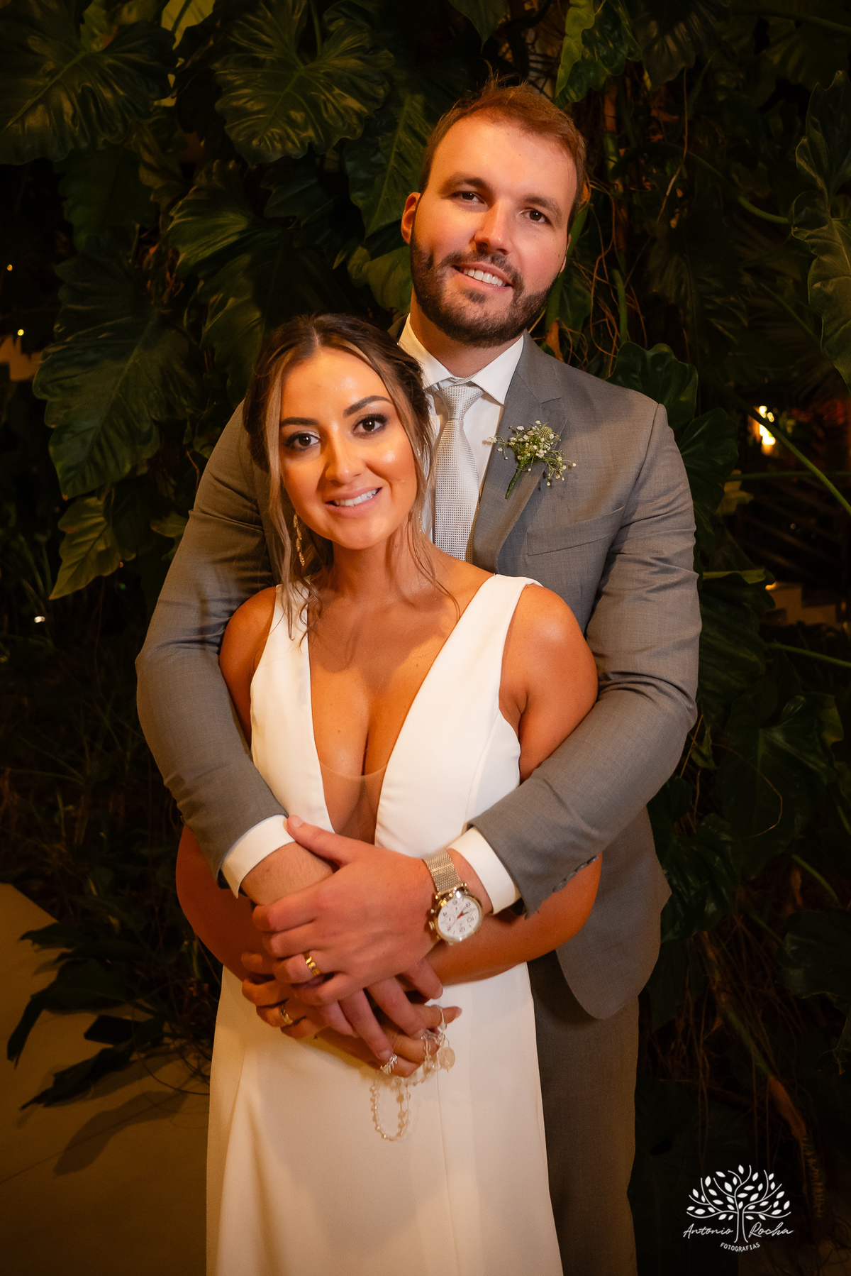 casamento - Camila e Lucas - cerimônia - igreja - avô da noiva - emocionante - chuva - ensaio fotográfico - amor - conexão - recepção - convidados - pista de dança - festa animada - família - amigos - alegria - Antonio Rocha Fotografias-Pelotas