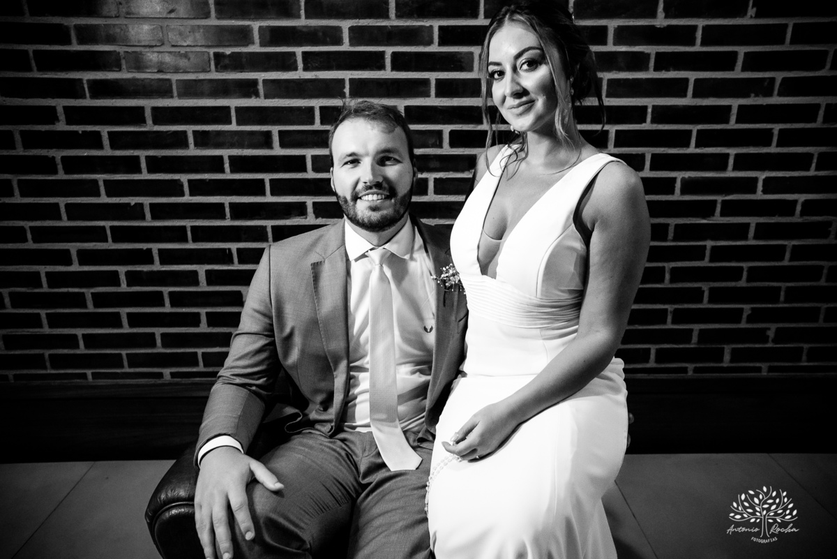 casamento - Camila e Lucas - cerimônia - igreja - avô da noiva - emocionante - chuva - ensaio fotográfico - amor - conexão - recepção - convidados - pista de dança - festa animada - família - amigos - alegria - Antonio Rocha Fotografias-Pelotas