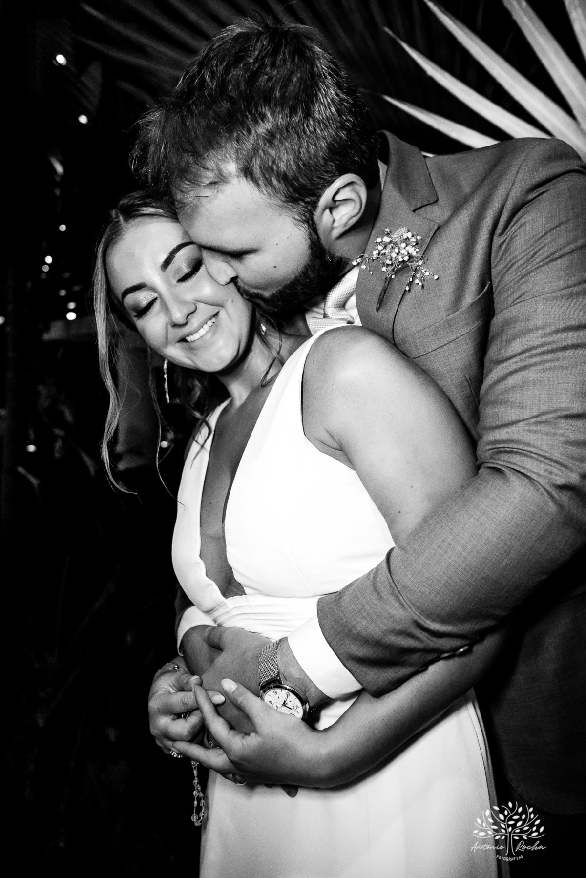 casamento - Camila e Lucas - cerimônia - igreja - avô da noiva - emocionante - chuva - ensaio fotográfico - amor - conexão - recepção - convidados - pista de dança - festa animada - família - amigos - alegria - Antonio Rocha Fotografias-Pelotas