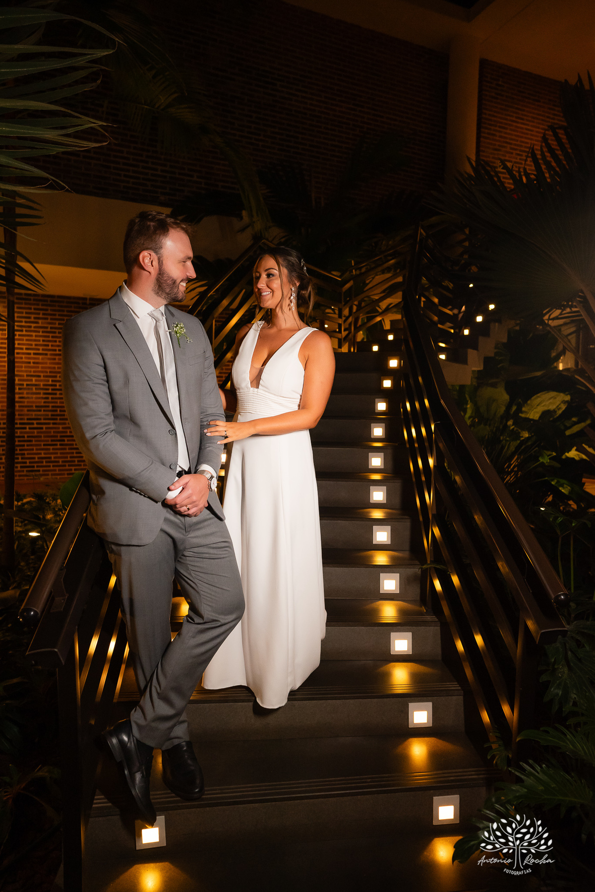 casamento - Camila e Lucas - cerimônia - igreja - avô da noiva - emocionante - chuva - ensaio fotográfico - amor - conexão - recepção - convidados - pista de dança - festa animada - família - amigos - alegria - Antonio Rocha Fotografias-Pelotas