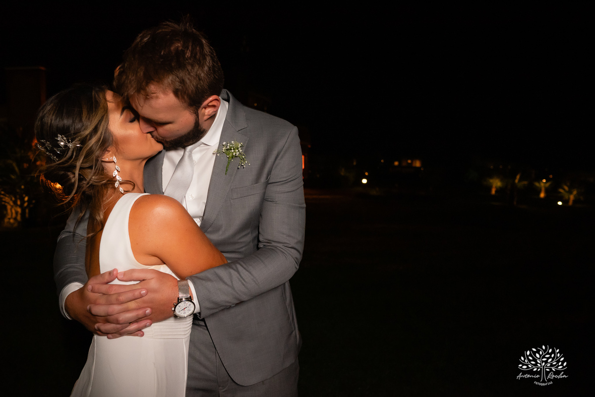 casamento - Camila e Lucas - cerimônia - igreja - avô da noiva - emocionante - chuva - ensaio fotográfico - amor - conexão - recepção - convidados - pista de dança - festa animada - família - amigos - alegria - Antonio Rocha Fotografias-Pelotas