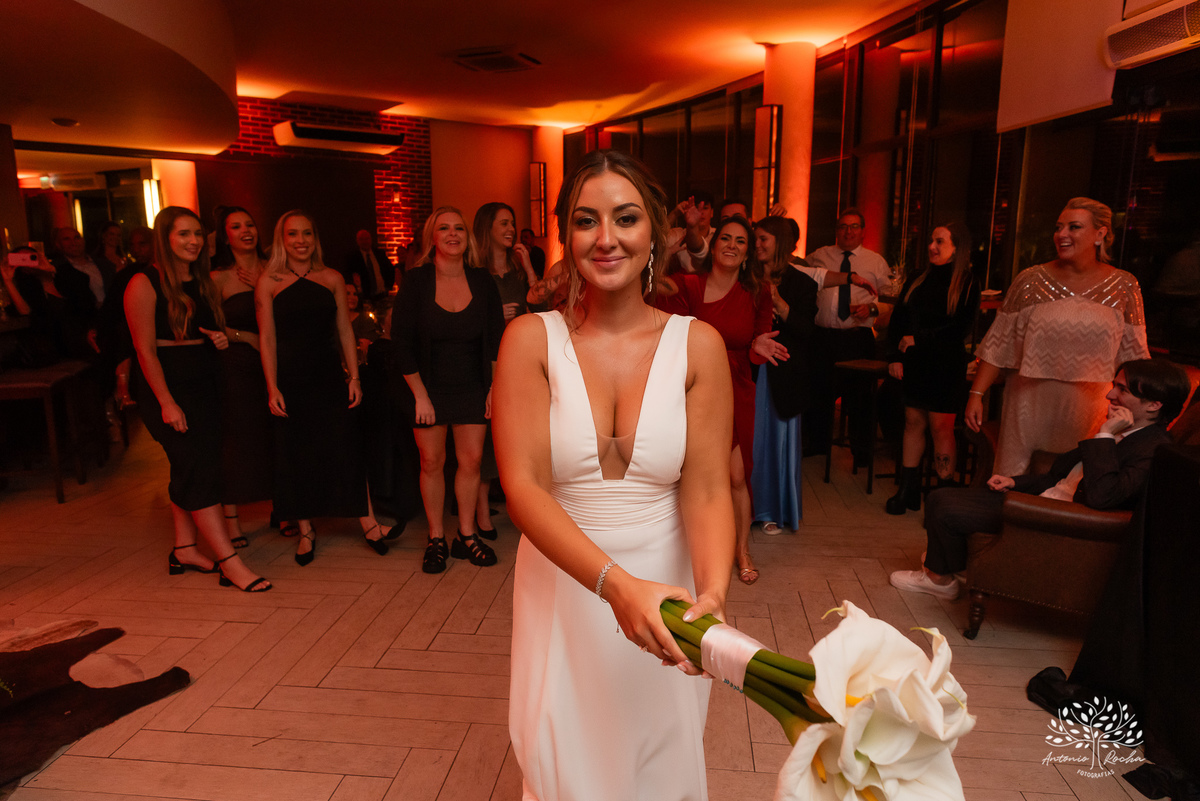 casamento - Camila e Lucas - cerimônia - igreja - avô da noiva - emocionante - chuva - ensaio fotográfico - amor - conexão - recepção - convidados - pista de dança - festa animada - família - amigos - alegria - Antonio Rocha Fotografias-Pelotas