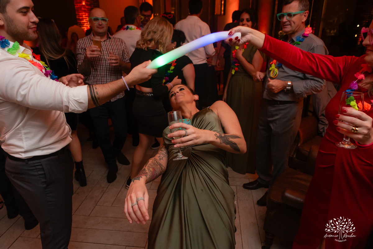 casamento - Camila e Lucas - cerimônia - igreja - avô da noiva - emocionante - chuva - ensaio fotográfico - amor - conexão - recepção - convidados - pista de dança - festa animada - família - amigos - alegria - Antonio Rocha Fotografias-Pelotas