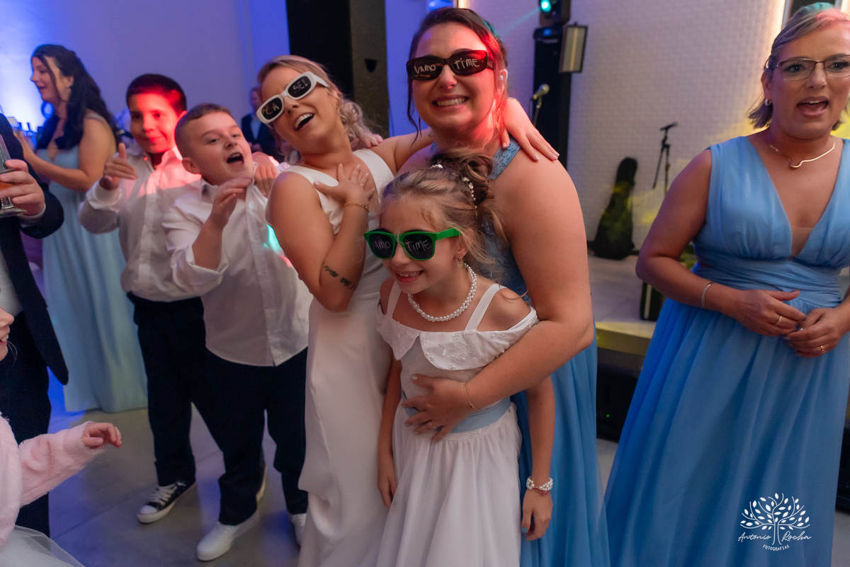 festa - Mayara - Guilherme -  adultos - crianças - pista de dança - animação - brincadeiras - alegria - amigos - familiares - cerimônia - Chácara do Amanhecer - amor - preparativos - gratidão - casal - fotógrafo - Pelotas-Antonio Rocha Fotografias
