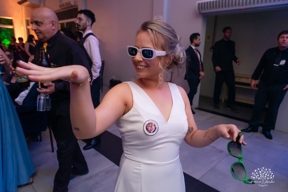 festa - Mayara - Guilherme -  adultos - crianças - pista de dança - animação - brincadeiras - alegria - amigos - familiares - cerimônia - Chácara do Amanhecer - amor - preparativos - gratidão - casal - fotógrafo - Pelotas-Antonio Rocha Fotografias