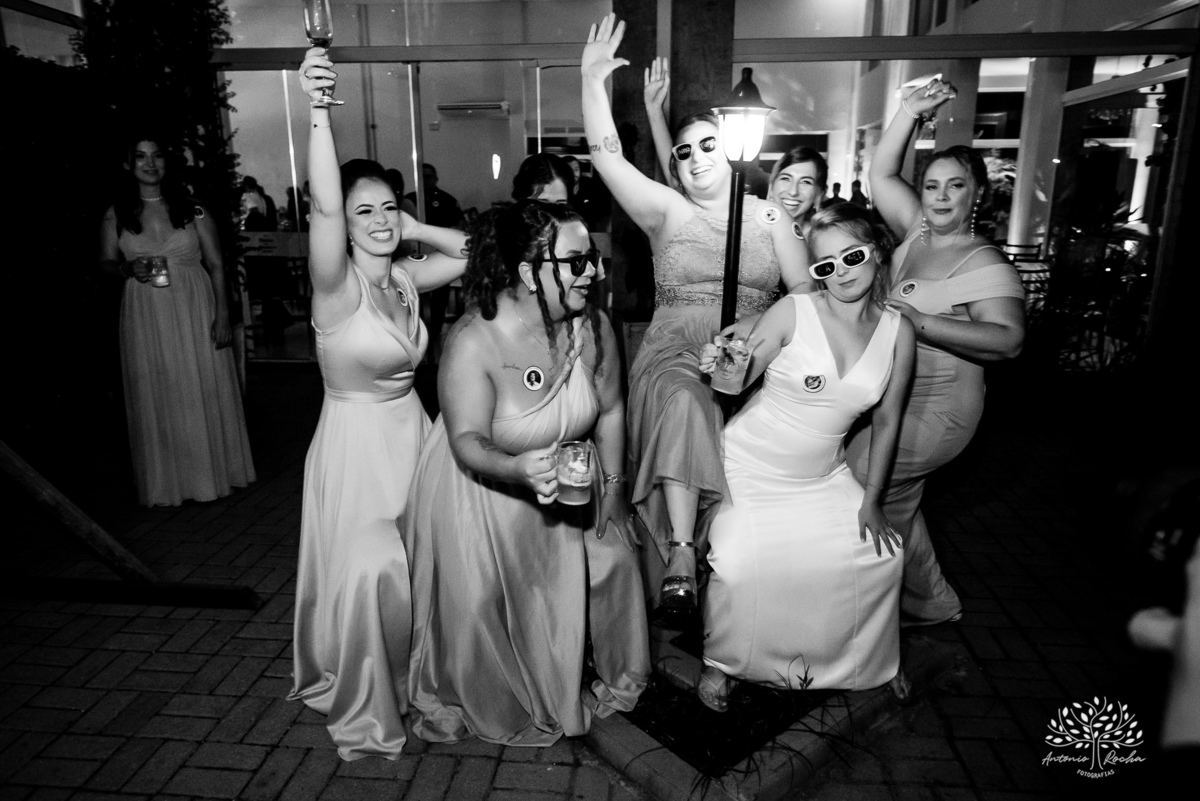 festa - Mayara - Guilherme -  adultos - crianças - pista de dança - animação - brincadeiras - alegria - amigos - familiares - cerimônia - Chácara do Amanhecer - amor - preparativos - gratidão - casal - fotógrafo - Pelotas-Antonio Rocha Fotografias