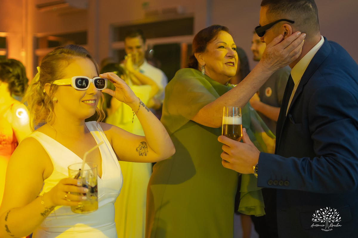 festa - Mayara - Guilherme -  adultos - crianças - pista de dança - animação - brincadeiras - alegria - amigos - familiares - cerimônia - Chácara do Amanhecer - amor - preparativos - gratidão - casal - fotógrafo - Pelotas-Antonio Rocha Fotografias