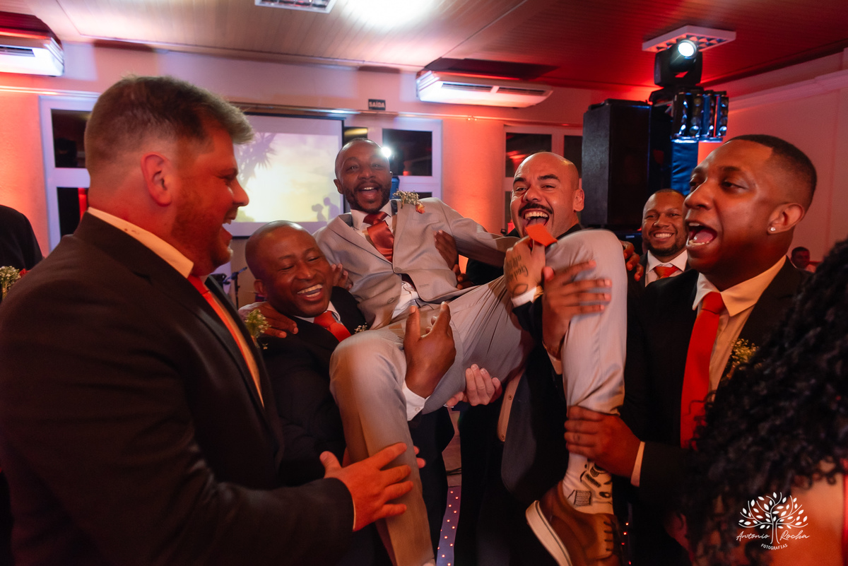 casamento- Márcia- Cristiano- cerimônia- amor- cumplicidade- união- Comunidade Evangélica Luterana Redenção- amigos- irmãos- festa- Pagode em Dose Dupla-família- G2 Eventos-música- registros fotográficos  -Antonio Rocha Fotografias – Pelotas-